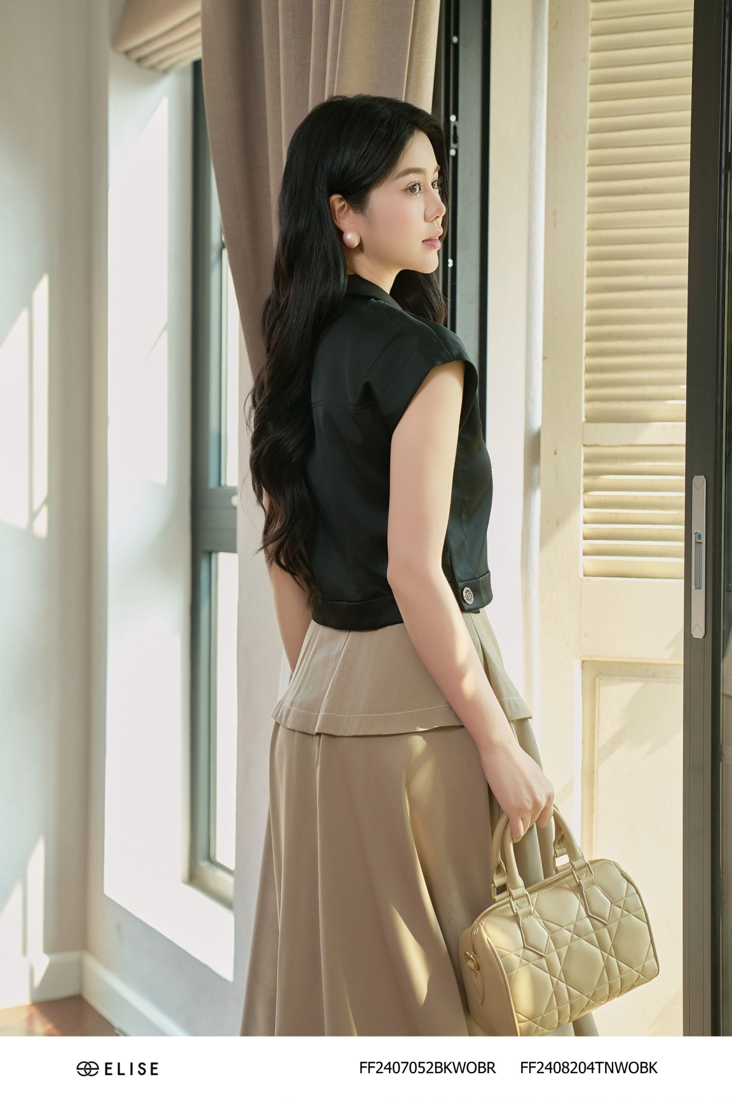 SM ĐEN TAY CHỜM CỔ VEST