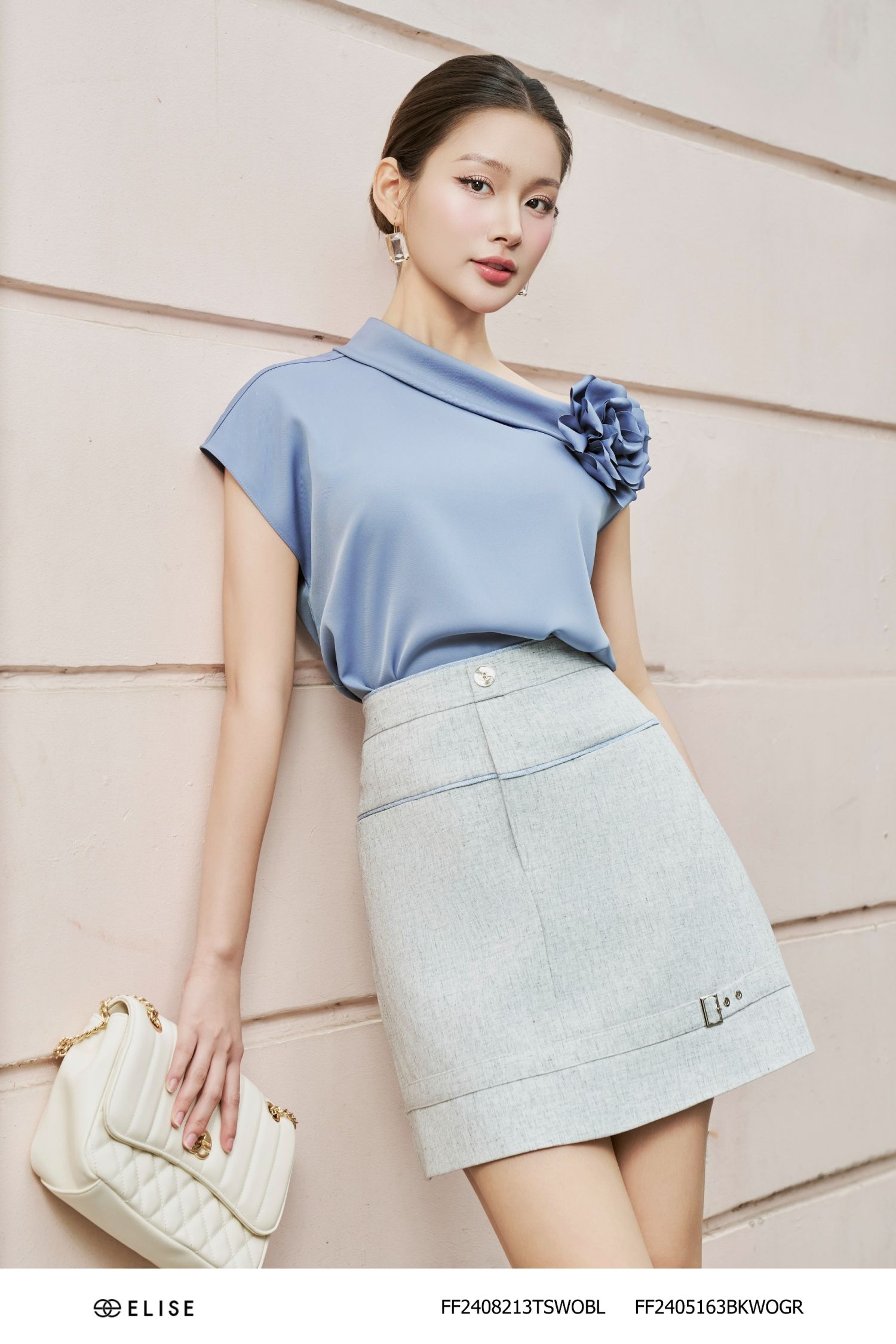 ÁO XANH GHI CỔ GẬP LỆCH VAI CÀI HOA