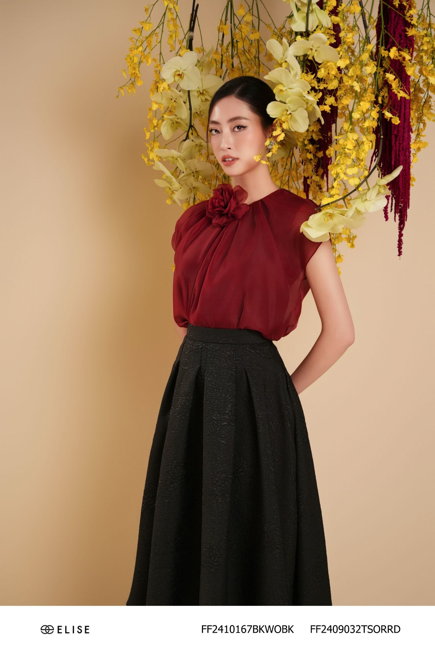 ÁO TƠ ĐỎ RƯỢU XẾP LY CỔ BUỘC DÂY HOA