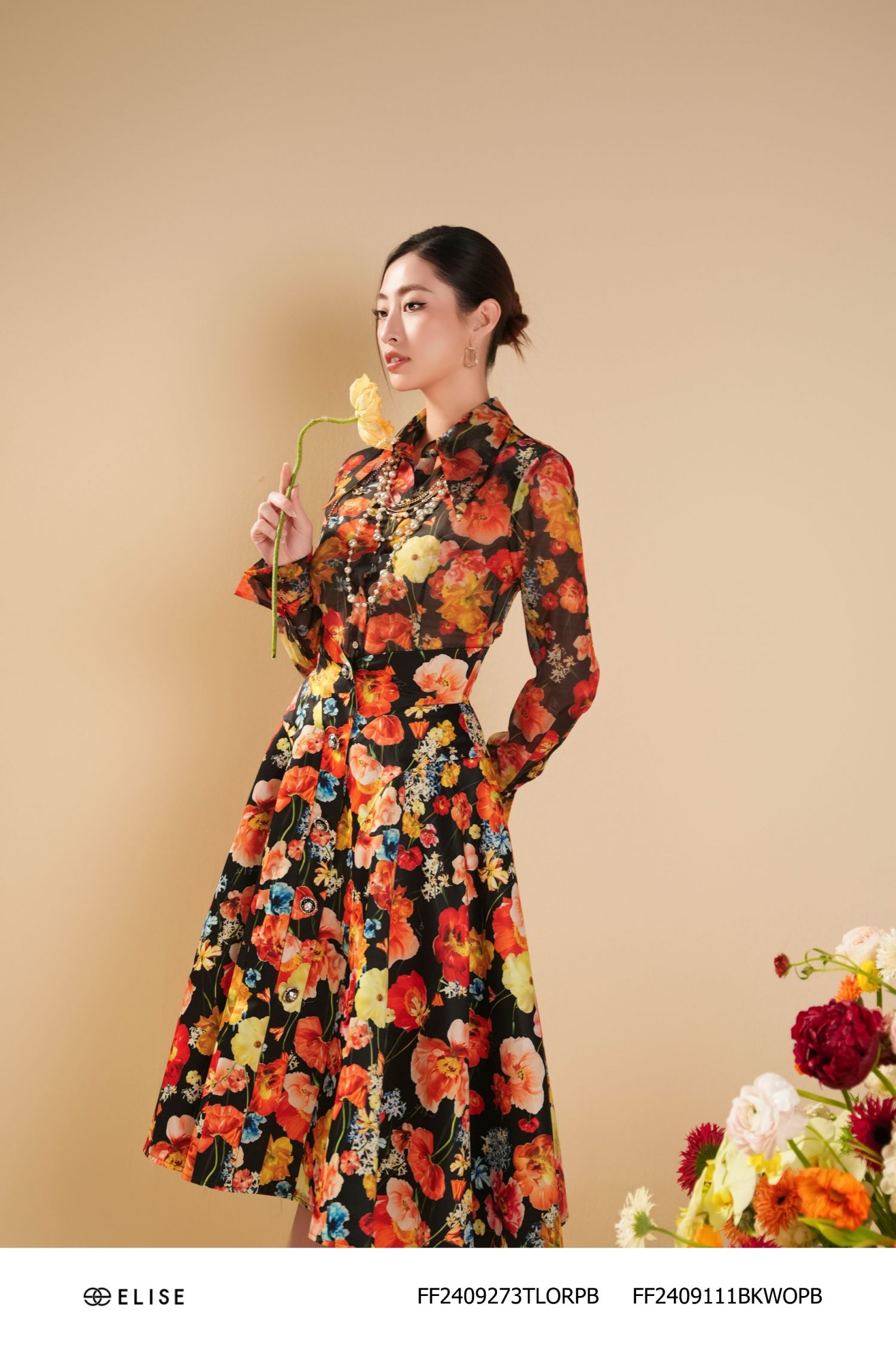 CV TAFTA HOA NỀN ĐEN BỔ CÚP