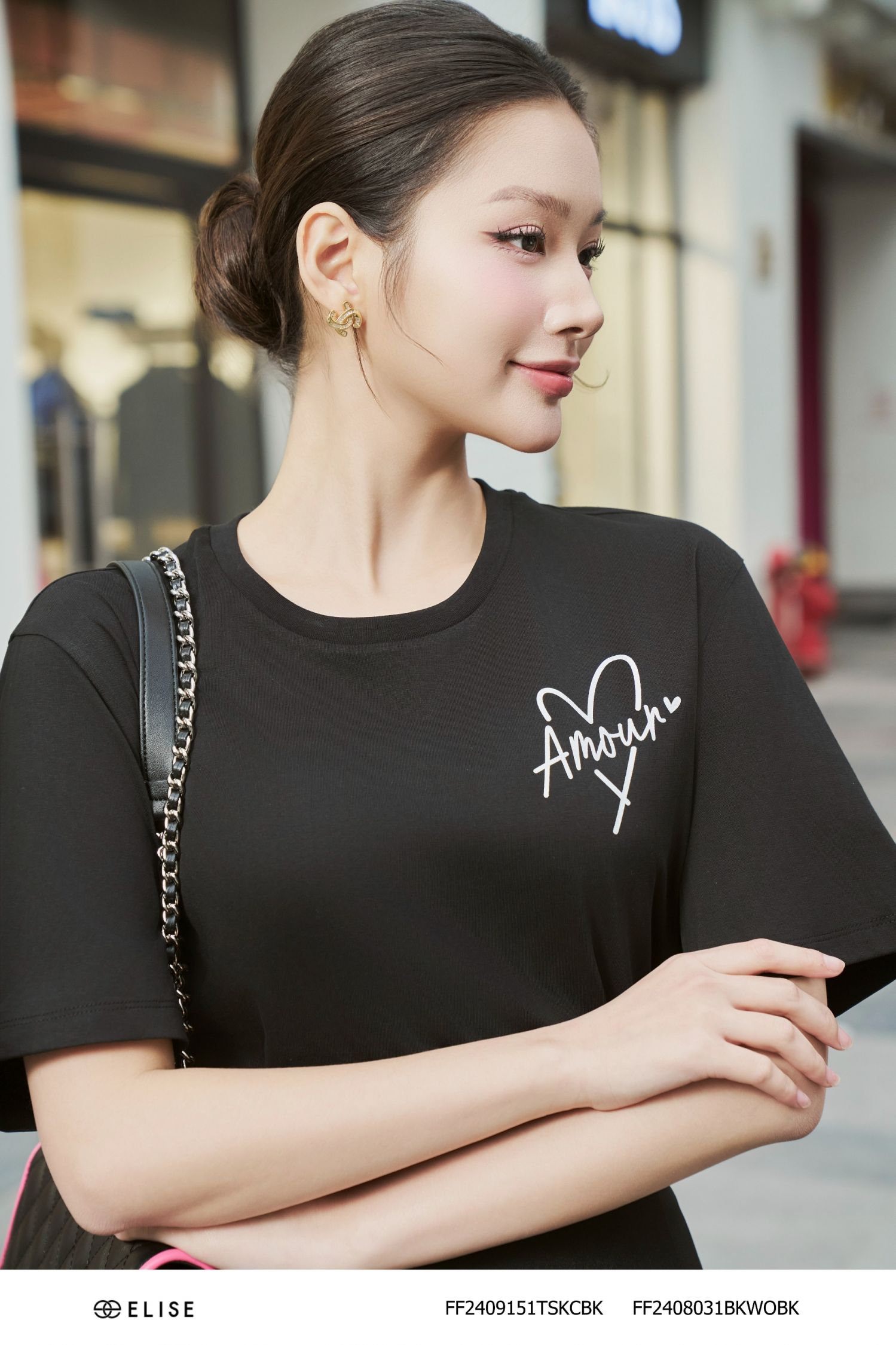 ÁO THUN ĐEN HỌA TIẾT TRÁI TIM
