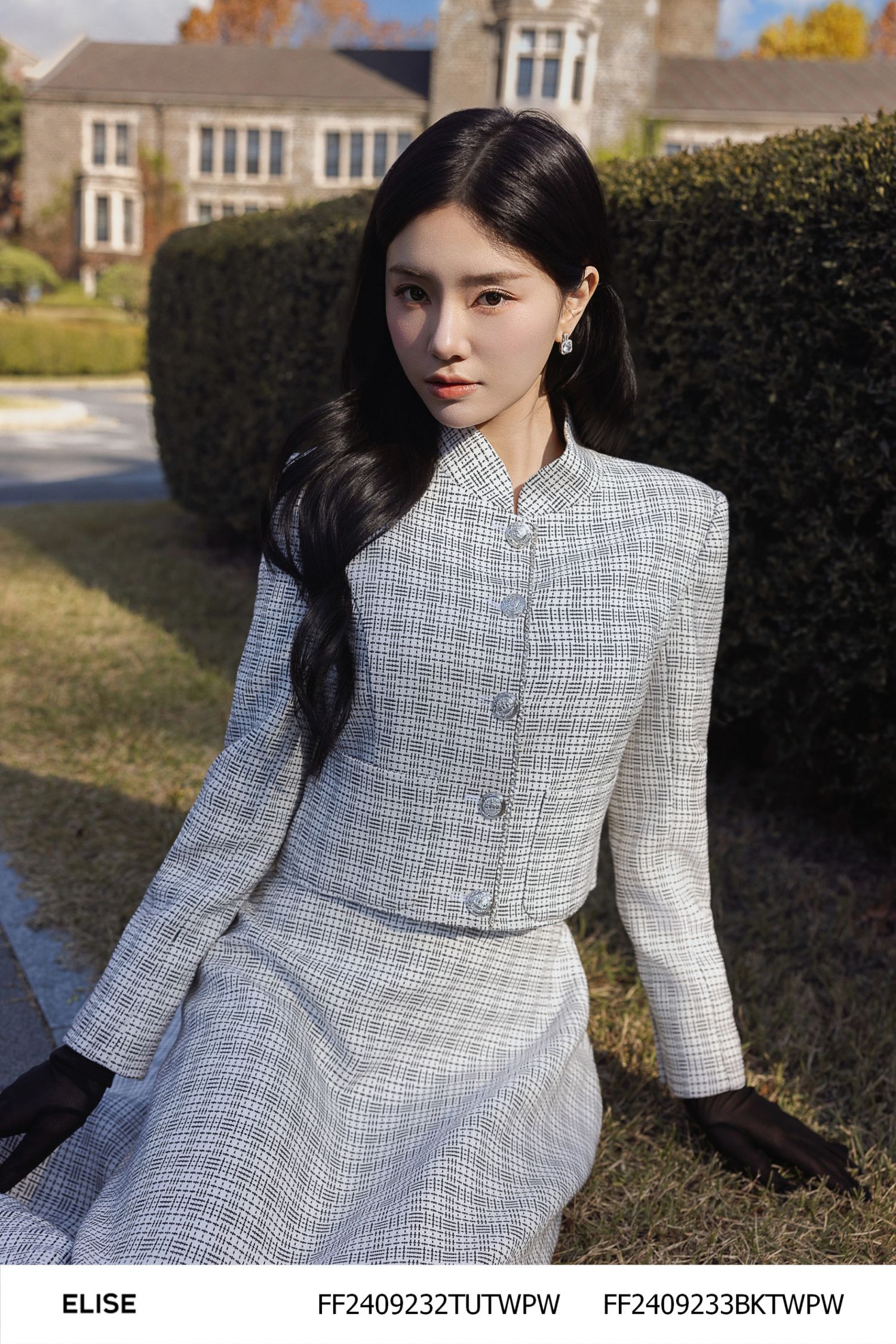 VEST TWEED TRẮNG KẺ ĐEN VIỀN DÂY ĐÁ