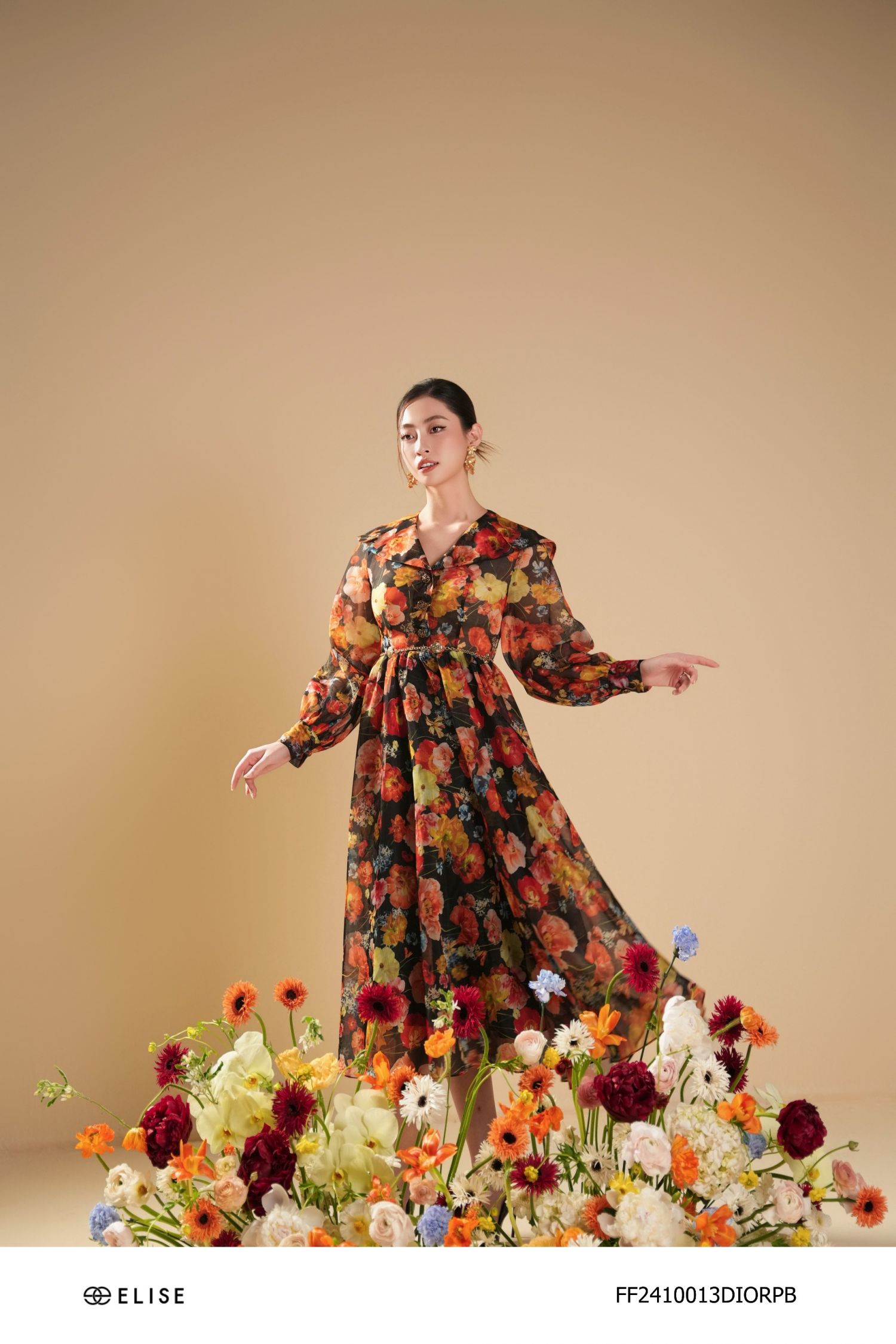 ĐẦM TƠ HOA NỀN ĐEN CỔ QUEEN
