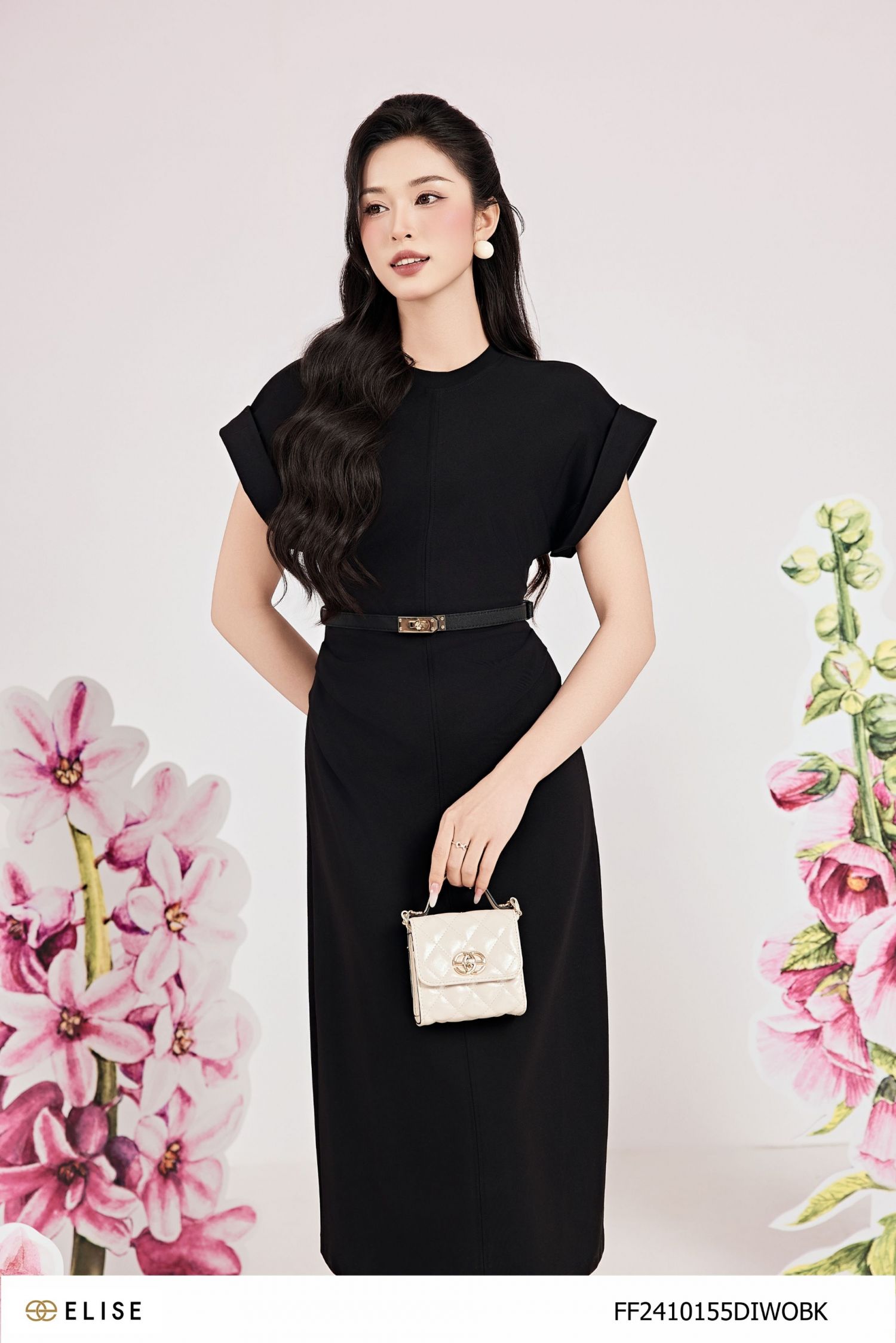 ĐẦM ĐEN NHÚN EO LƠ VÊ TAY