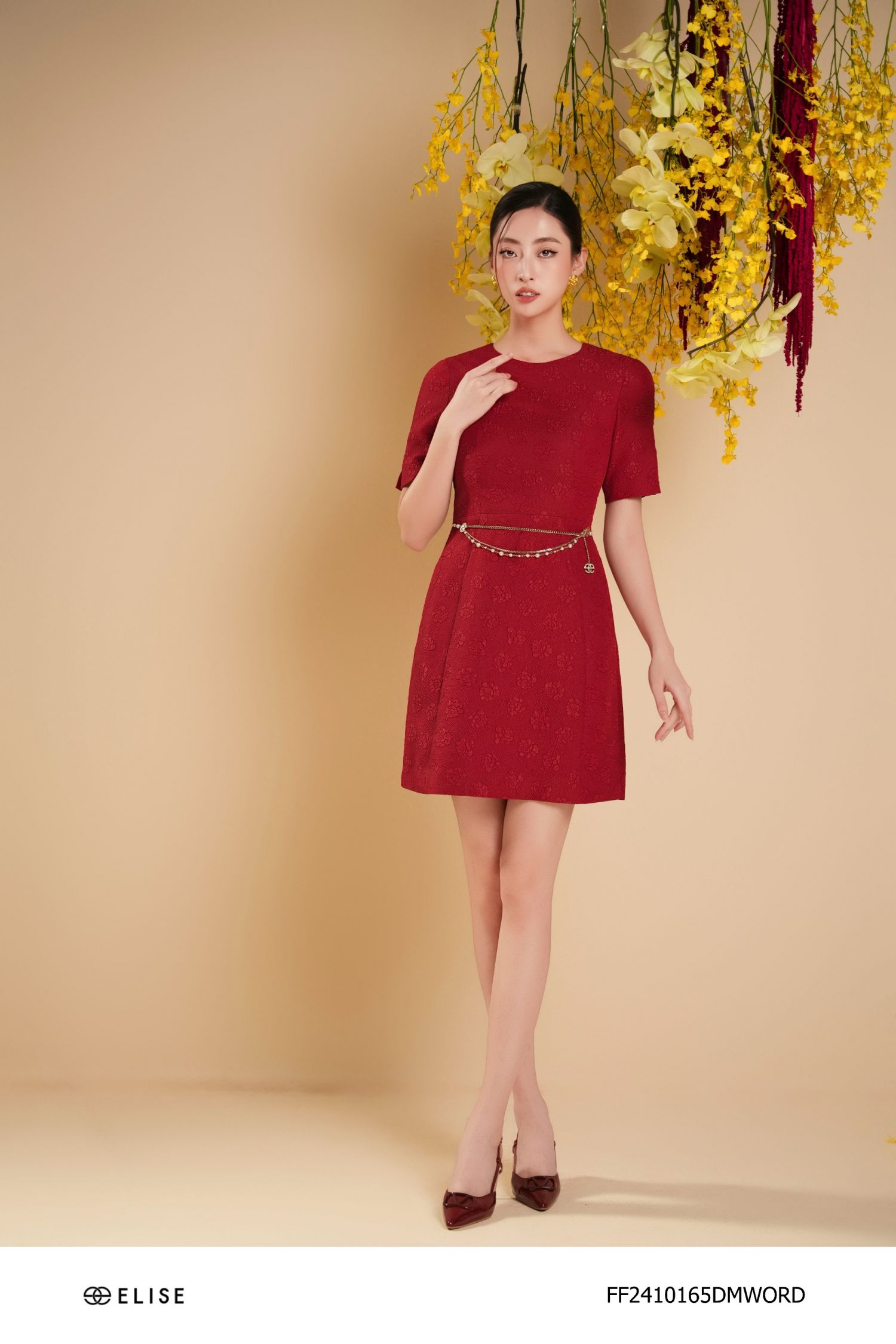 ĐẦM XỐP ĐỎ HOA NỔI TAY XẺ CHỒNG