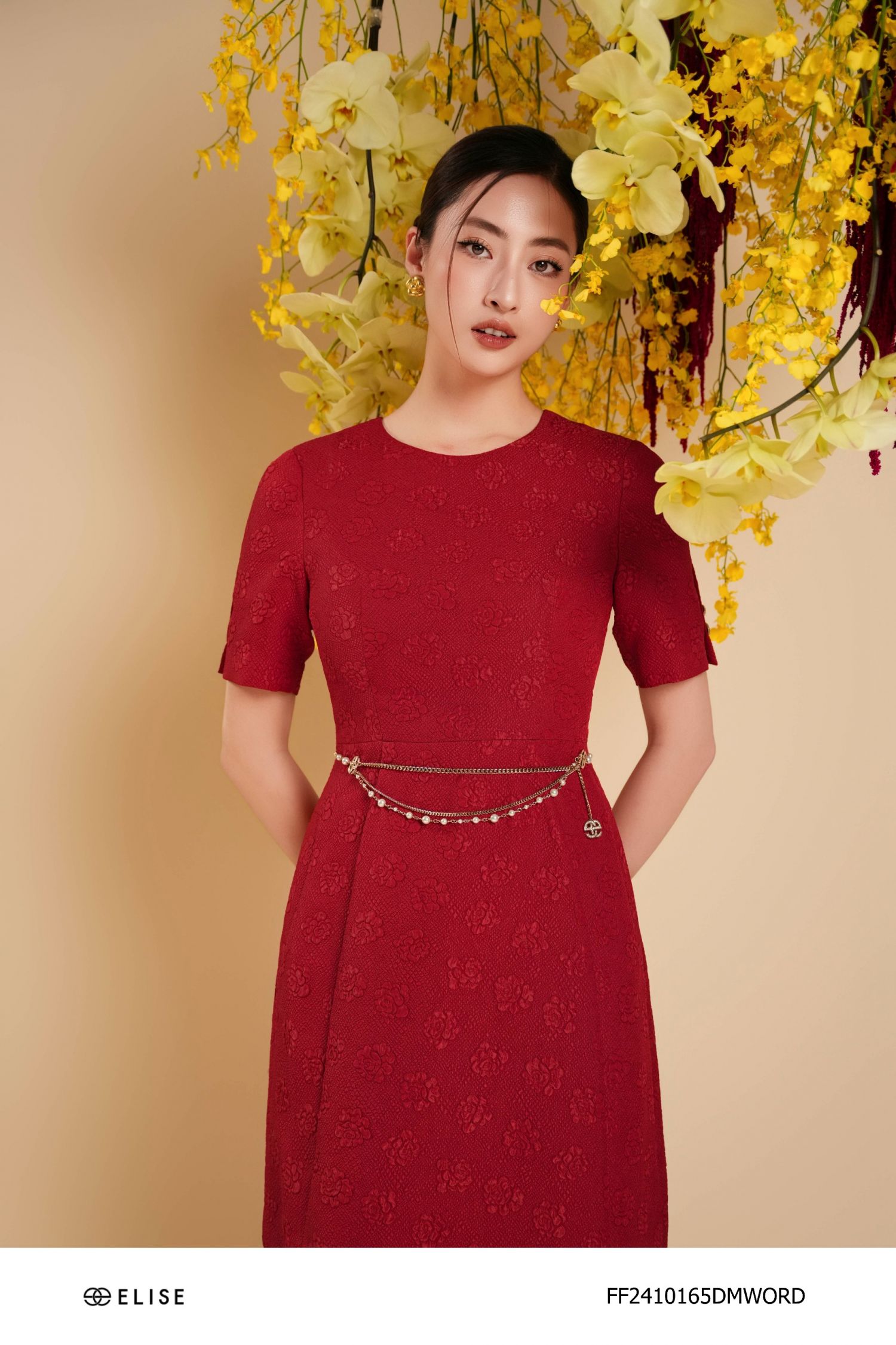 ĐẦM XỐP ĐỎ HOA NỔI TAY XẺ CHỒNG