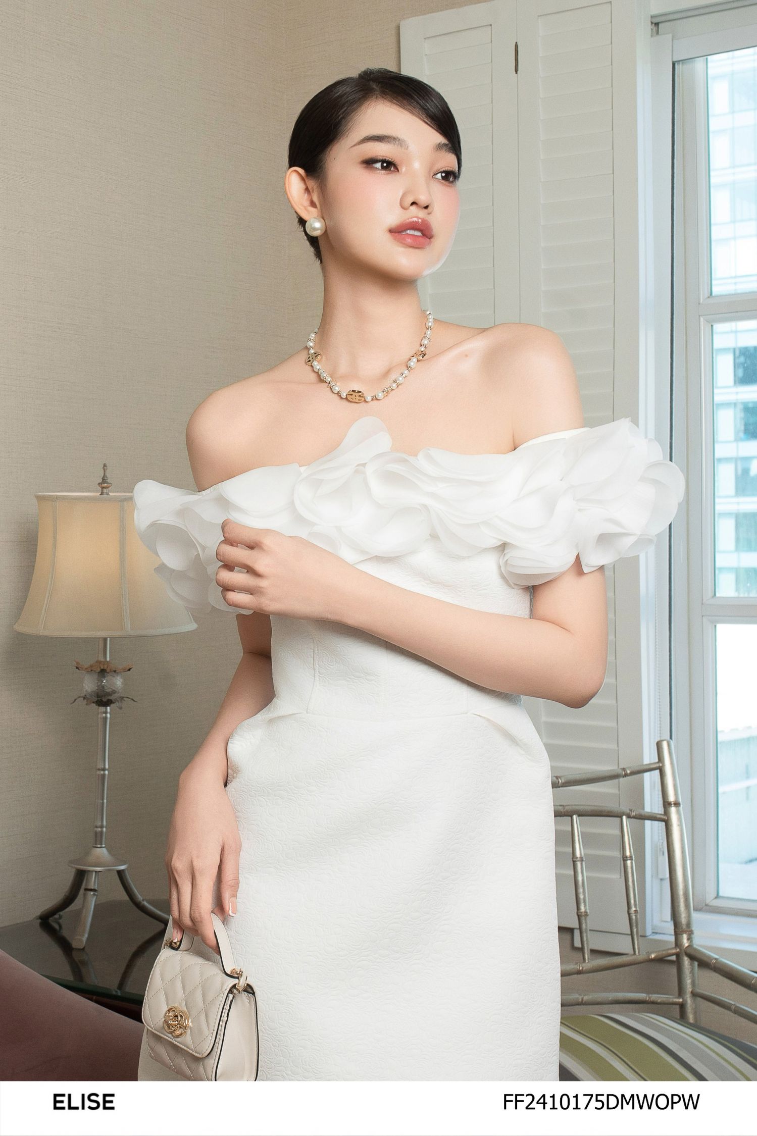 ĐẦM GẤM TRẮNG TRỄ VAI ĐÍNH BÈO TƠ