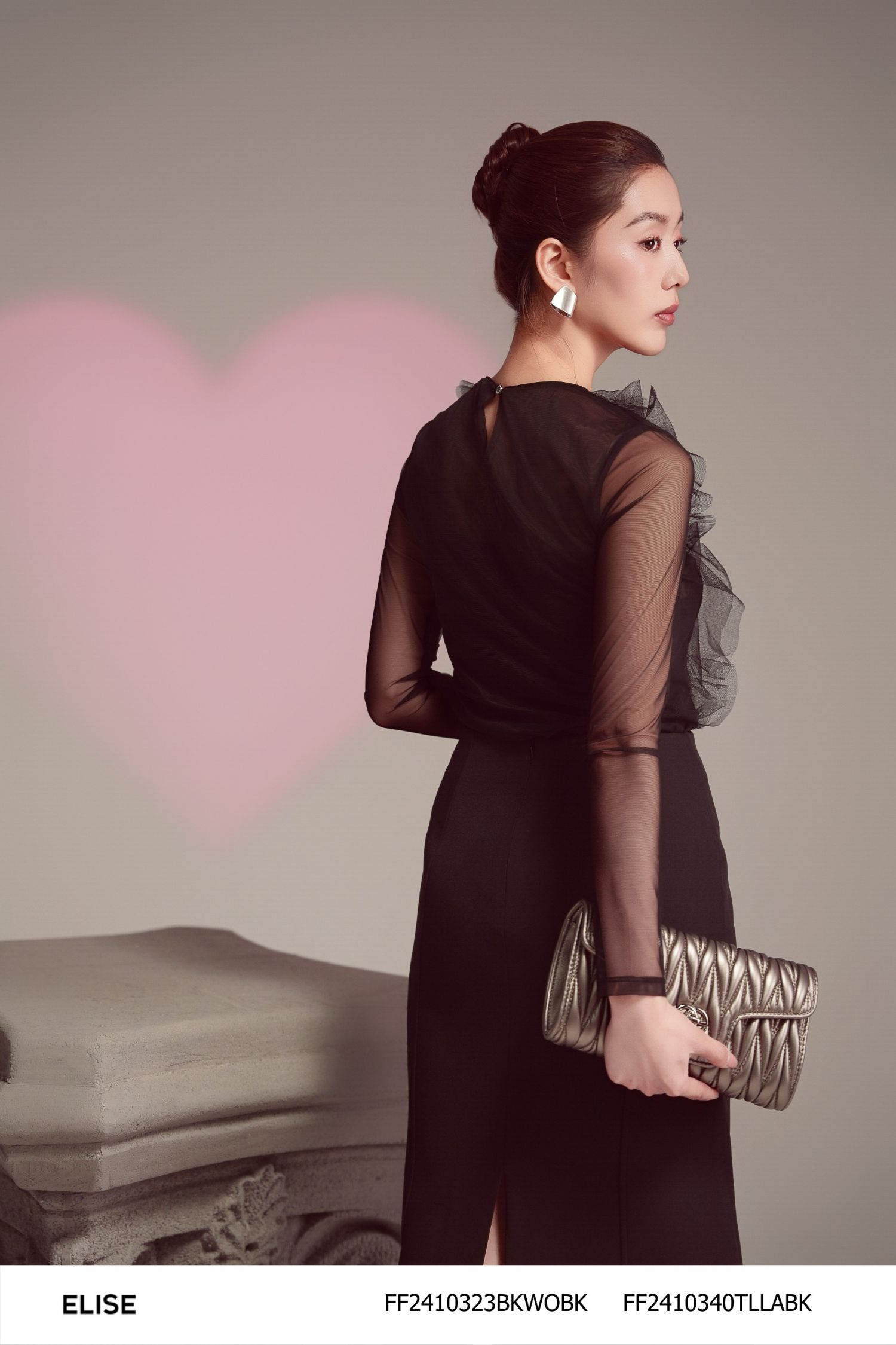 JUPE ĐEN ĐUÔI CÁ CẠP ĐÍNH THANH LOGO
