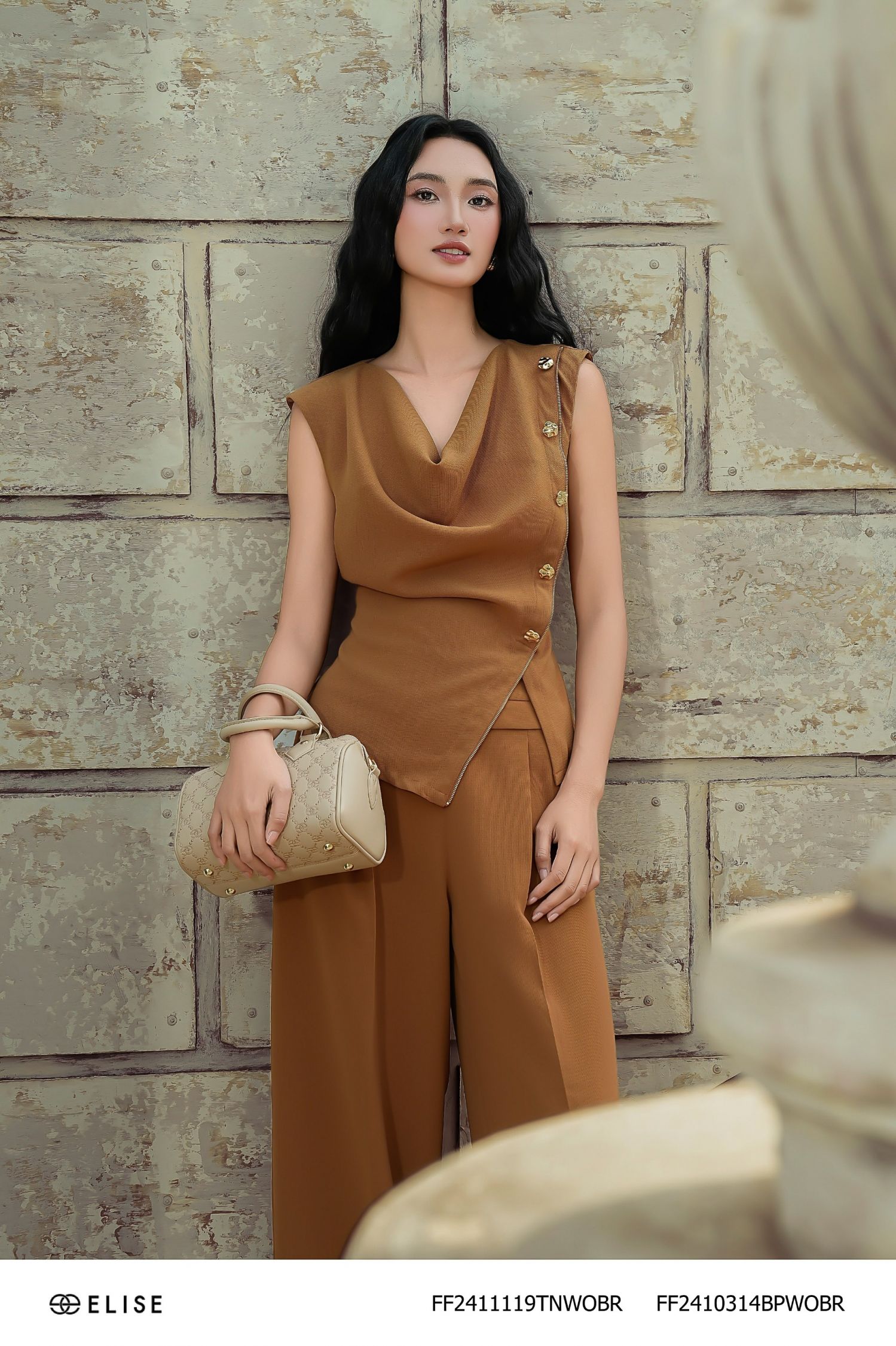 ÁO NÂU CỔ ĐỔ NẸP CHÉO VIỀN KHÓA