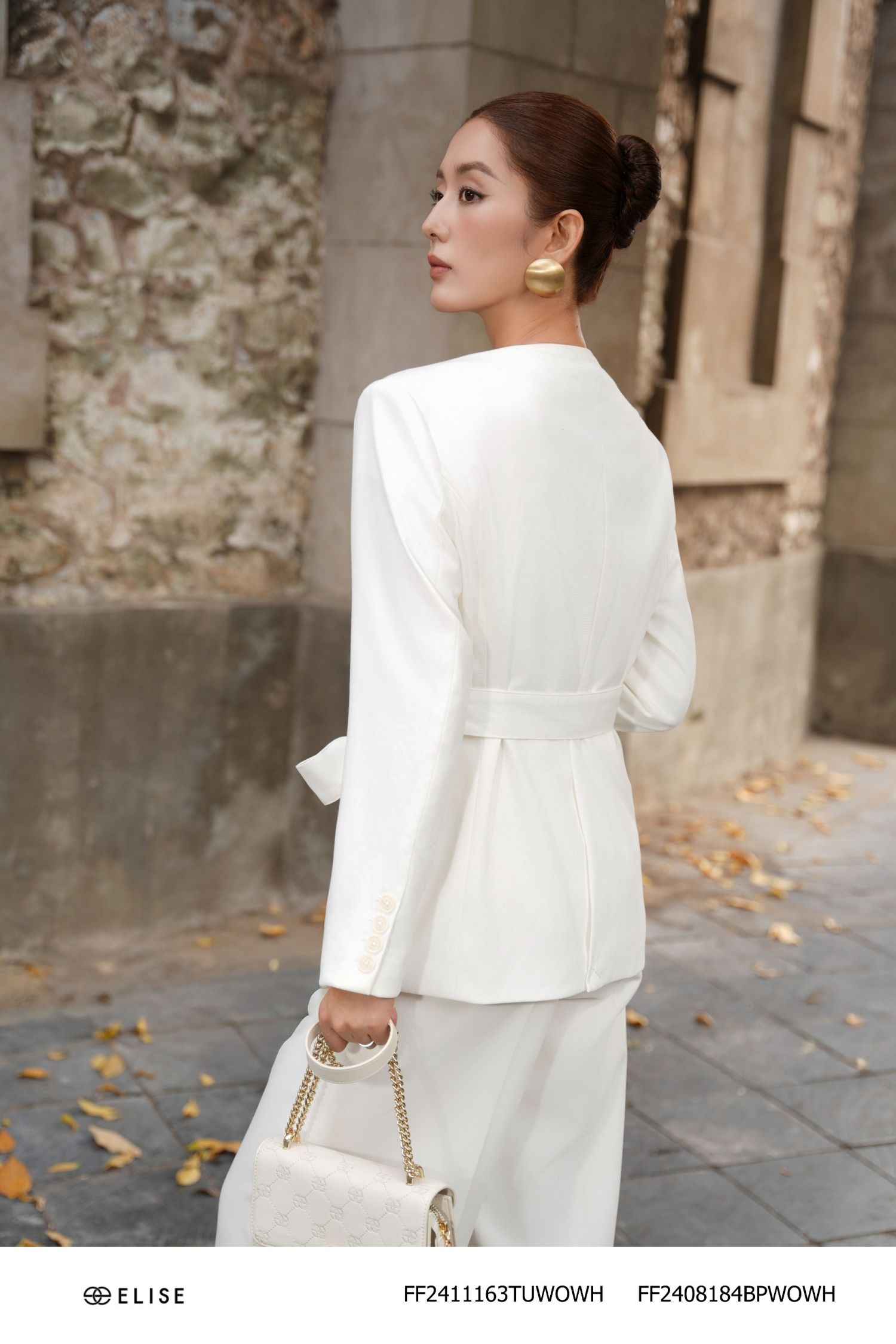VEST TRẮNG CỔ V LUỒN DÂY EO