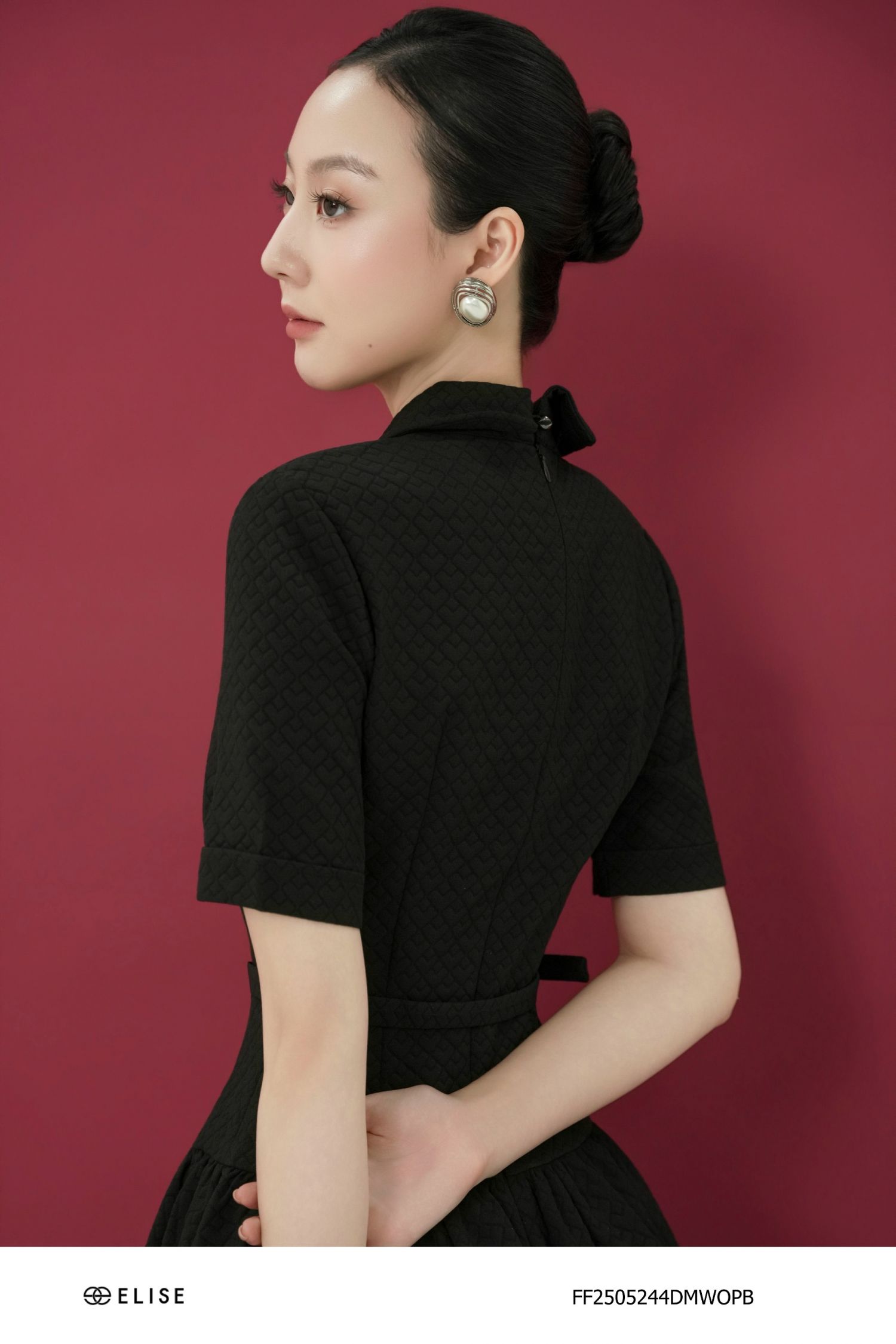 ĐẦM XỐP ĐEN HT XẾP NHÚN EO