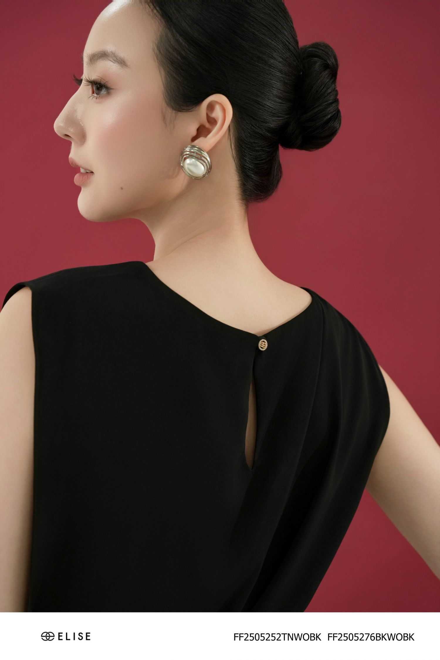 CHÂN VÁY BÚT CHÌ ĐEN XẺ SAU