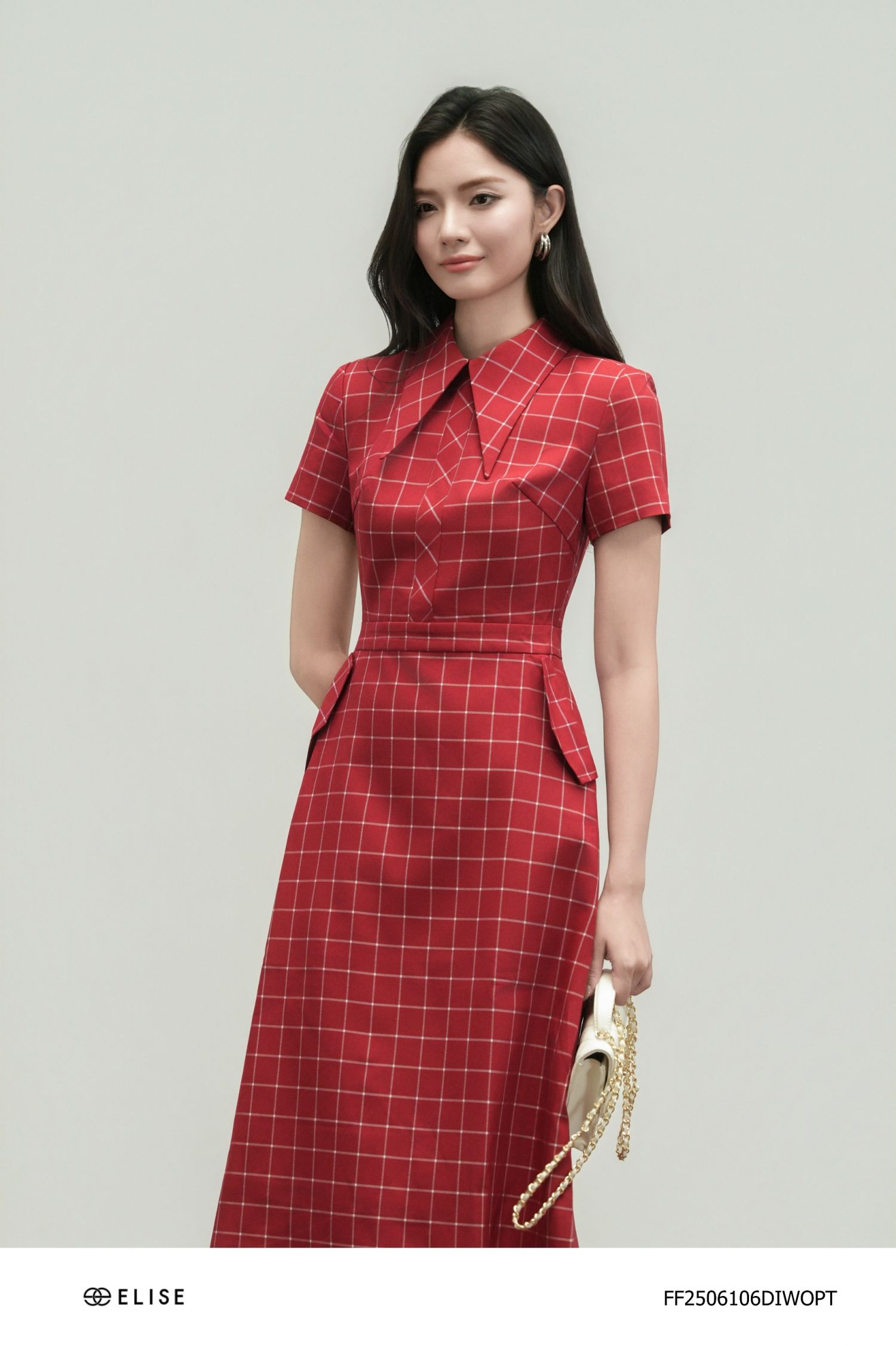 ĐẦM TUYTSY KẺ ĐỎ