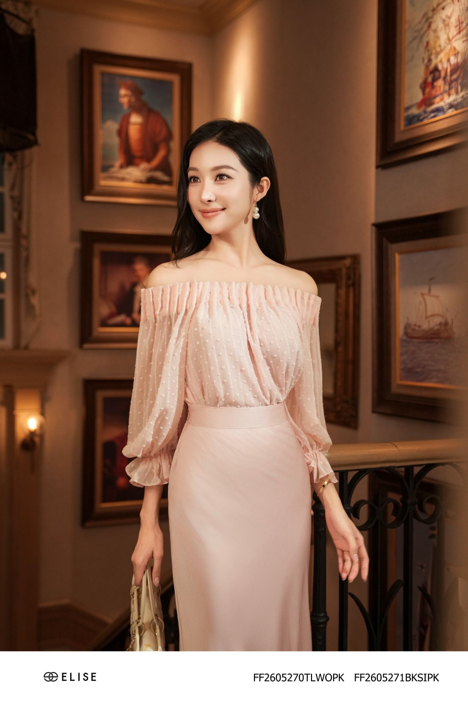 ÁO HỒNG XẾP NHÚN TRỄ VAI