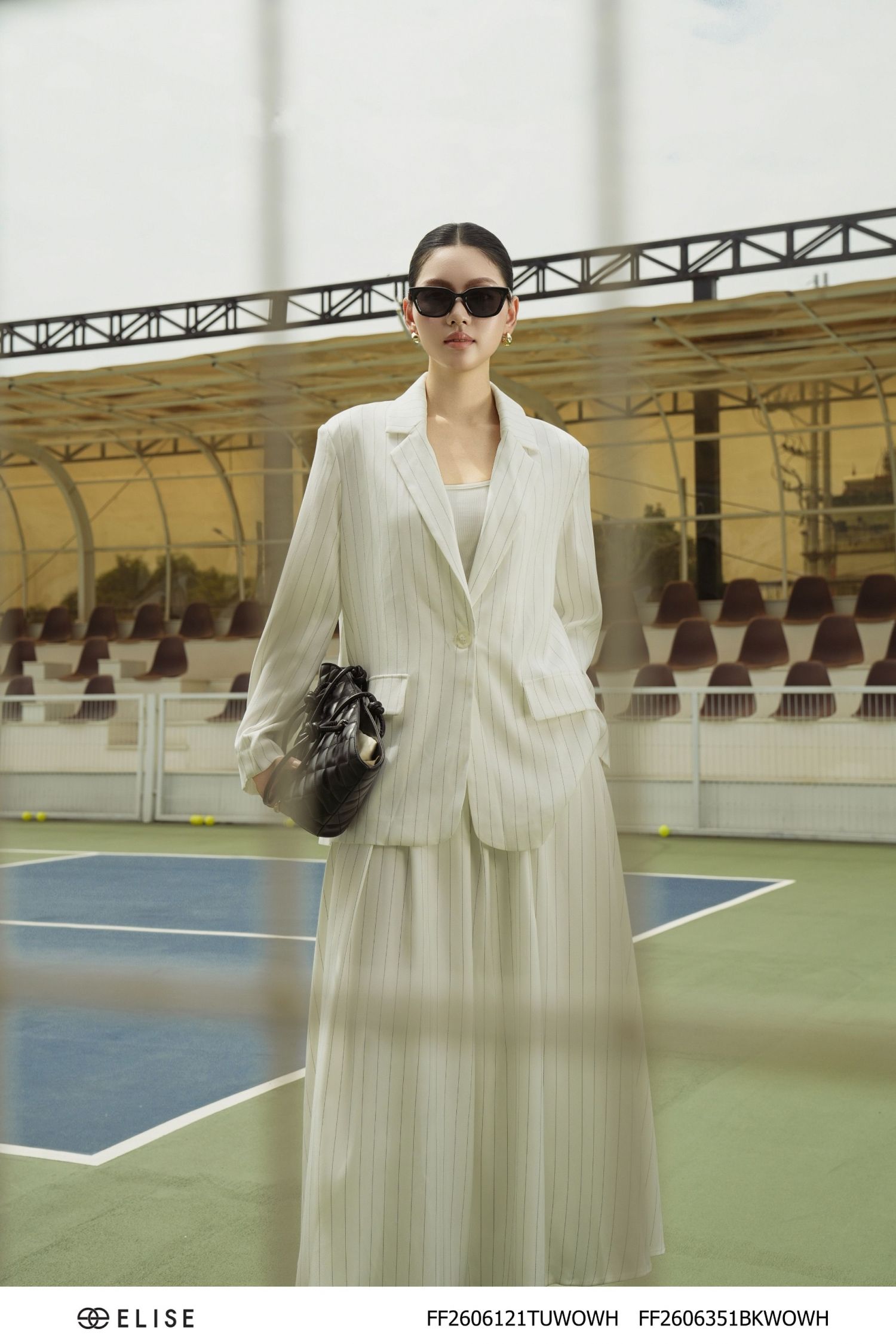 BLAZER TRẮNG VÂN KẺ ĐEN NẮP TÚI