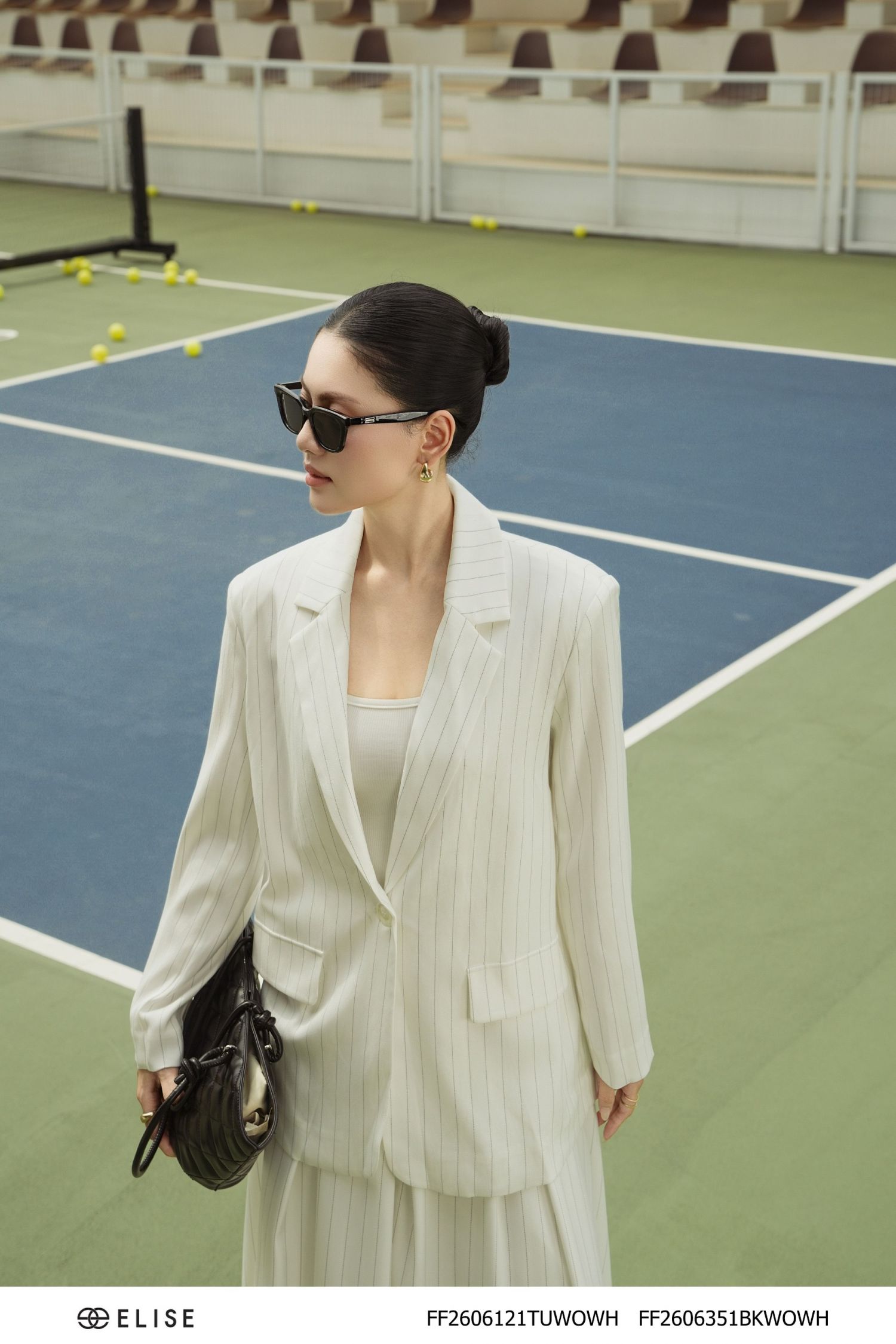 BLAZER TRẮNG VÂN KẺ ĐEN NẮP TÚI