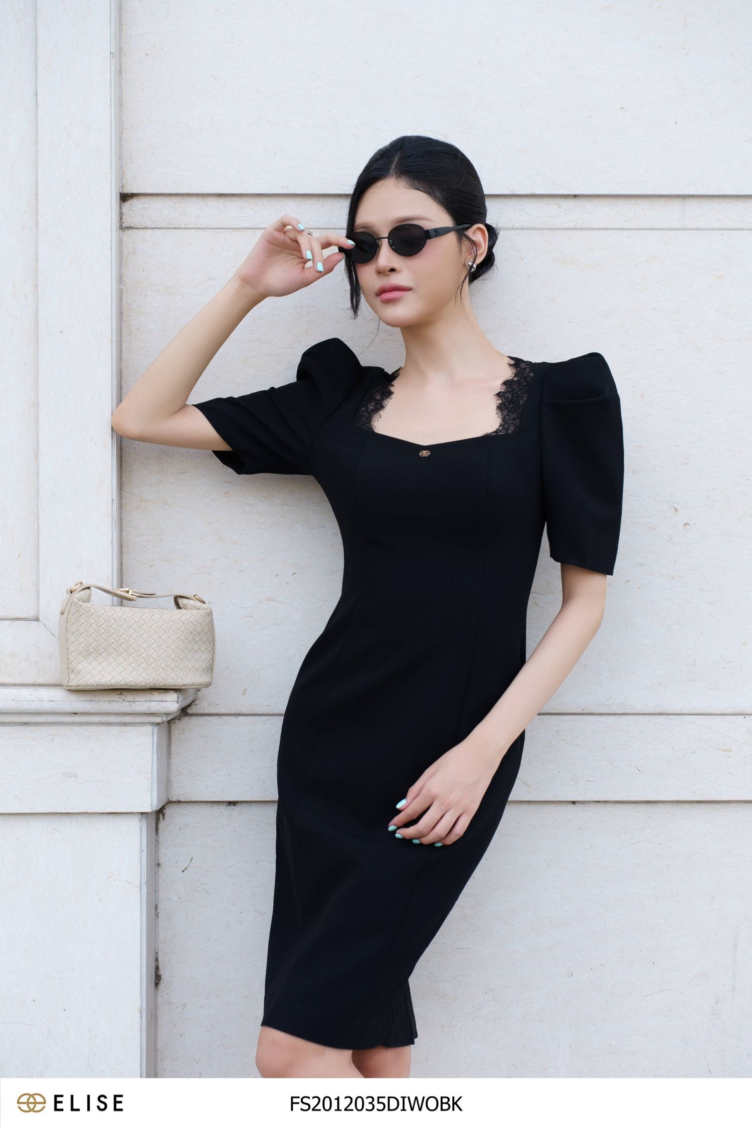 ĐẦM ĐEN CỔ VUÔNG PHỐI REN