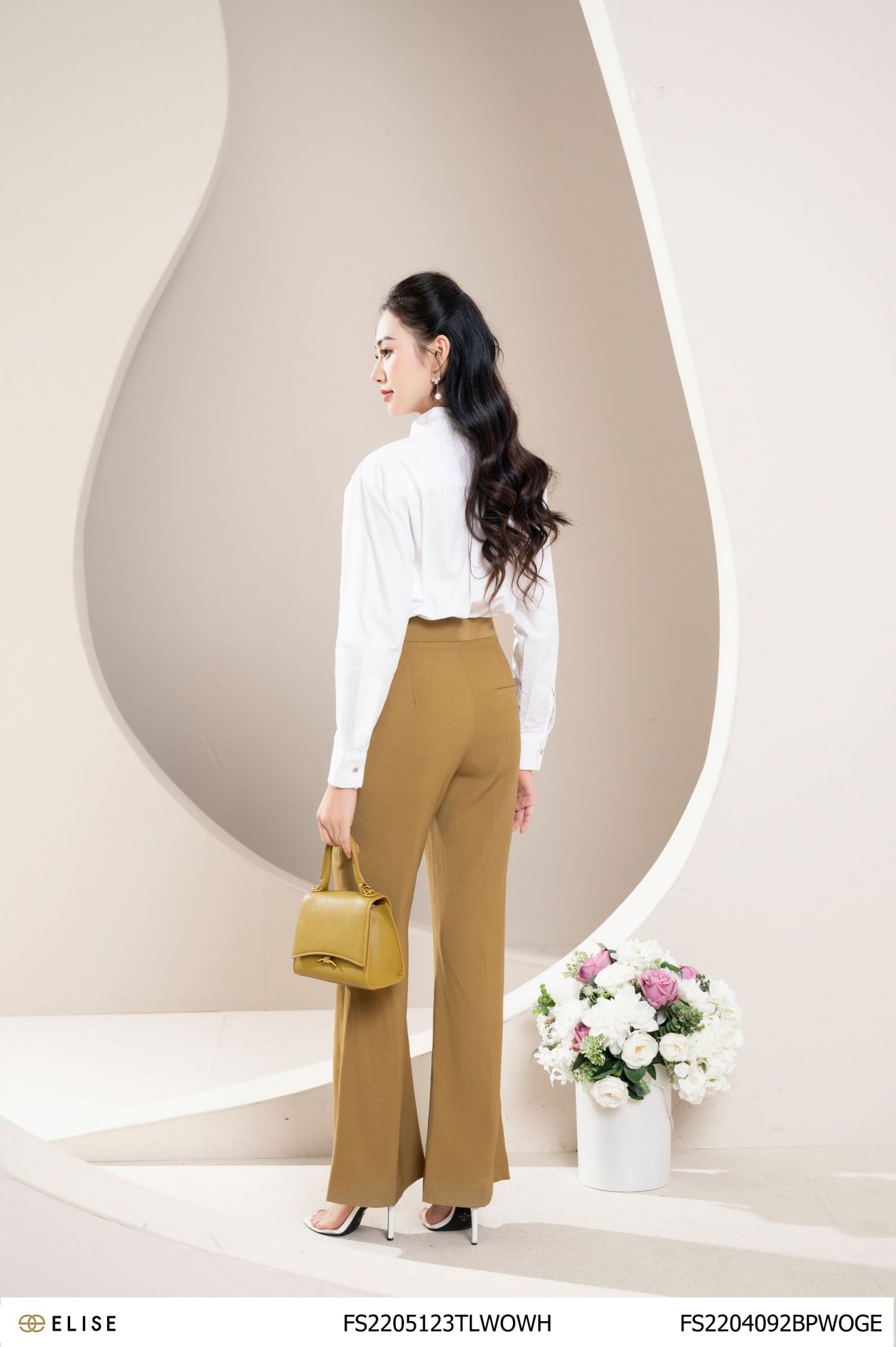 SM THÔ TRẮNG CÀI HOA JEANS