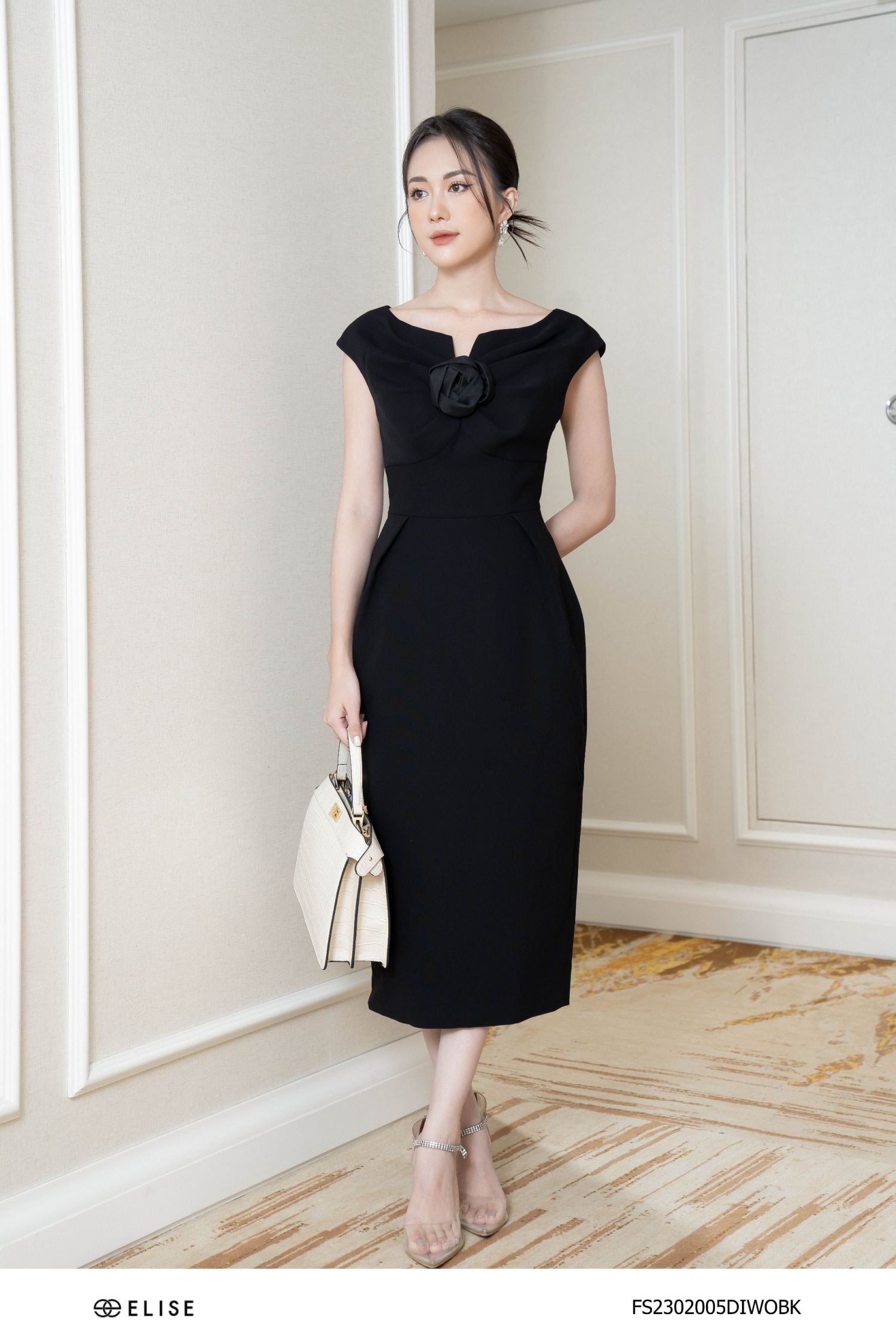 Đầm đen phối tay tơ đính hoa thiết kế Elise FS2305021DIWOBK - Đầm, váy nữ |  ThờiTrangNữ.vn