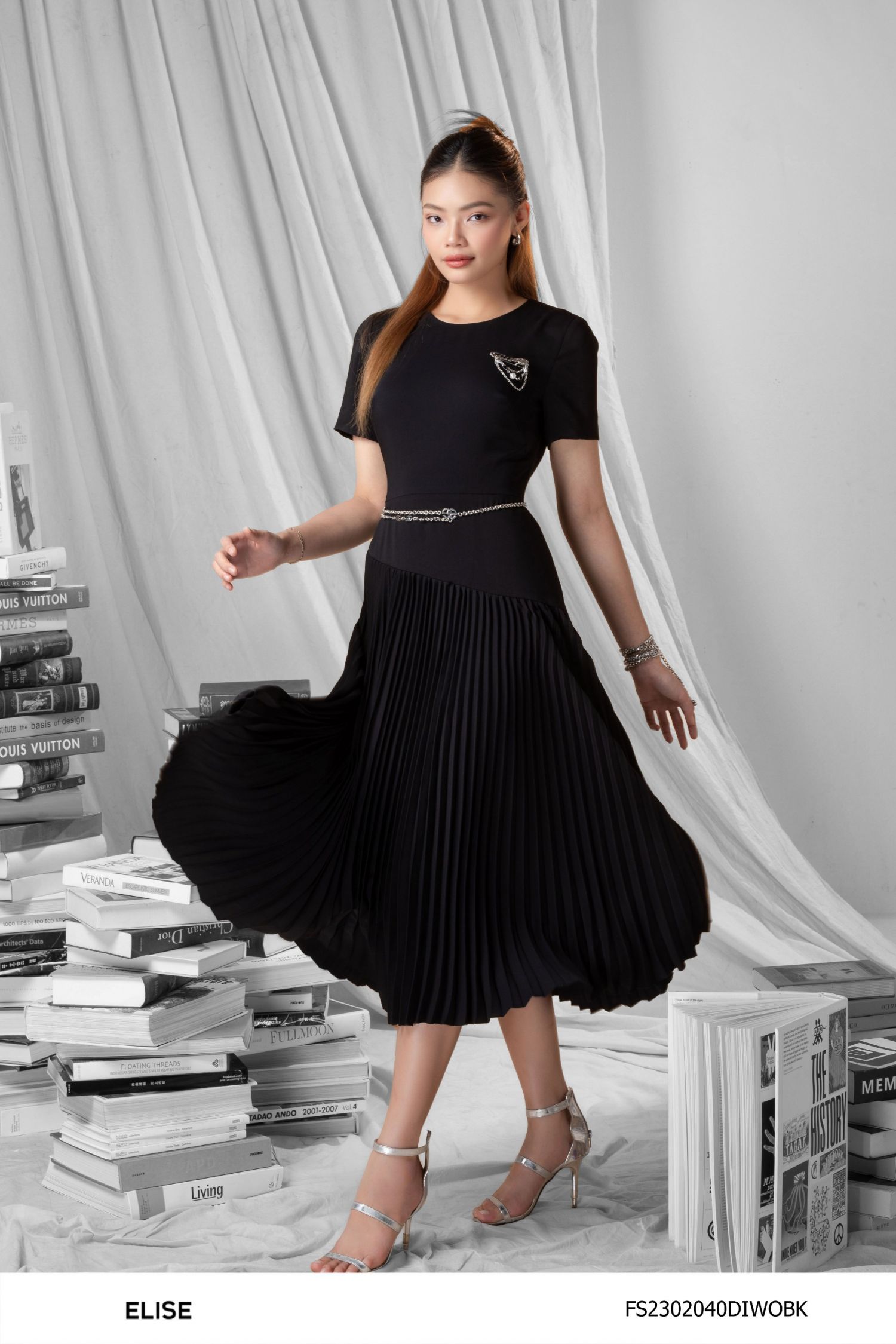Quần Áo Nữ Givenchy, Mã kiểu: 17y2045350-600-A511