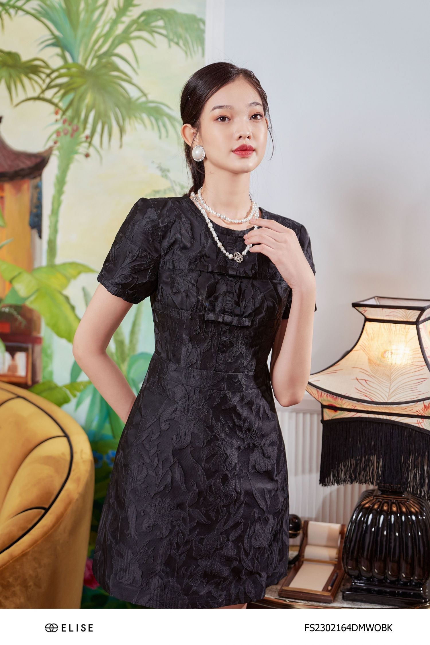 Váy chữ A phối ren móc gam màu đen trơn | Váy Công Sở