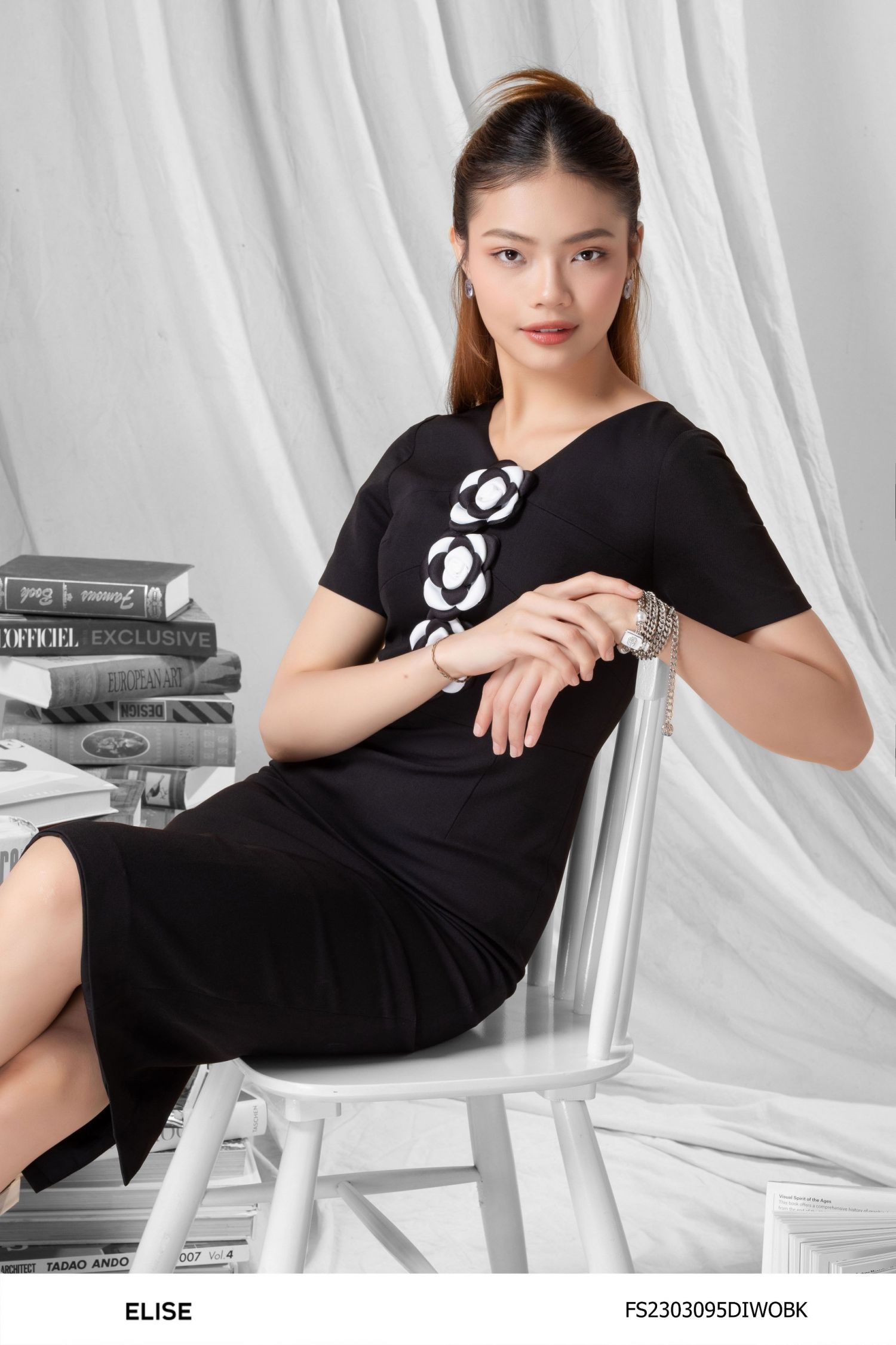 ĐẦM ÔM ĐEN ĐÍNH HOA