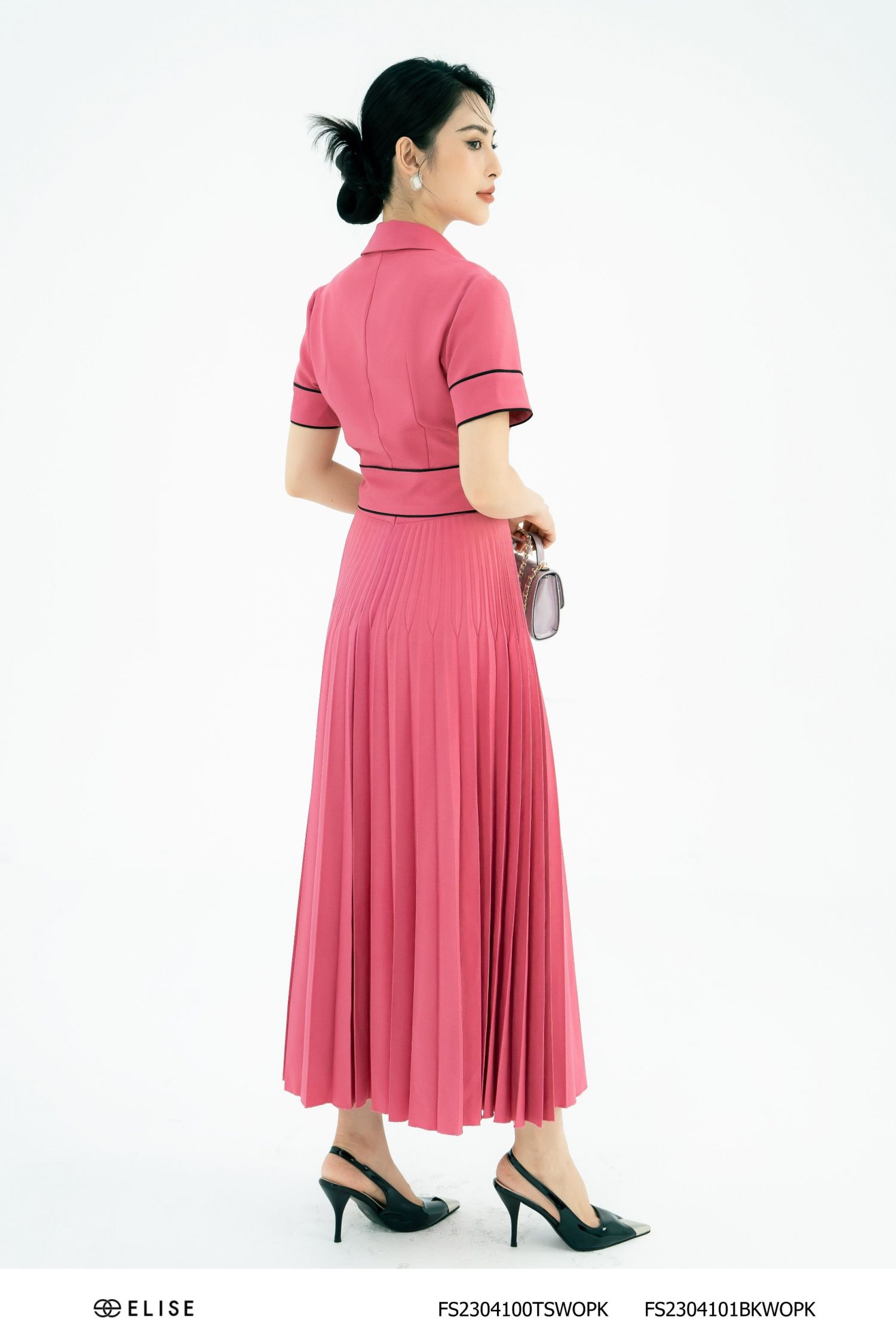 Bộ Áo Crop Top Chân Váy Hoa Nổi Màu Hồng Đậm