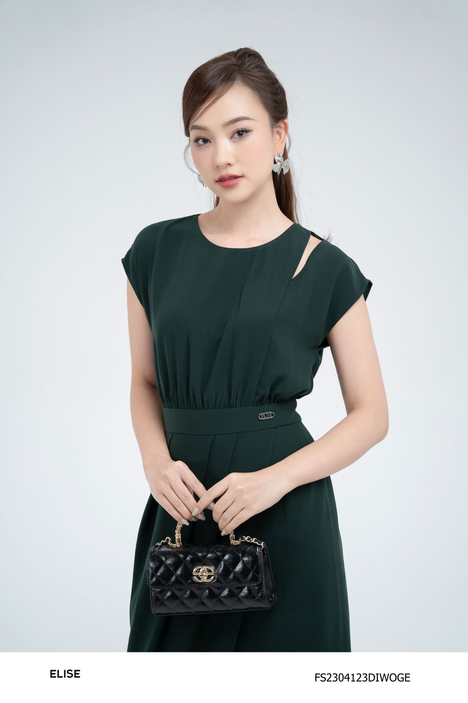 ĐẦM XANH RÊU TÀ CHỒNG KHOÉT VAI