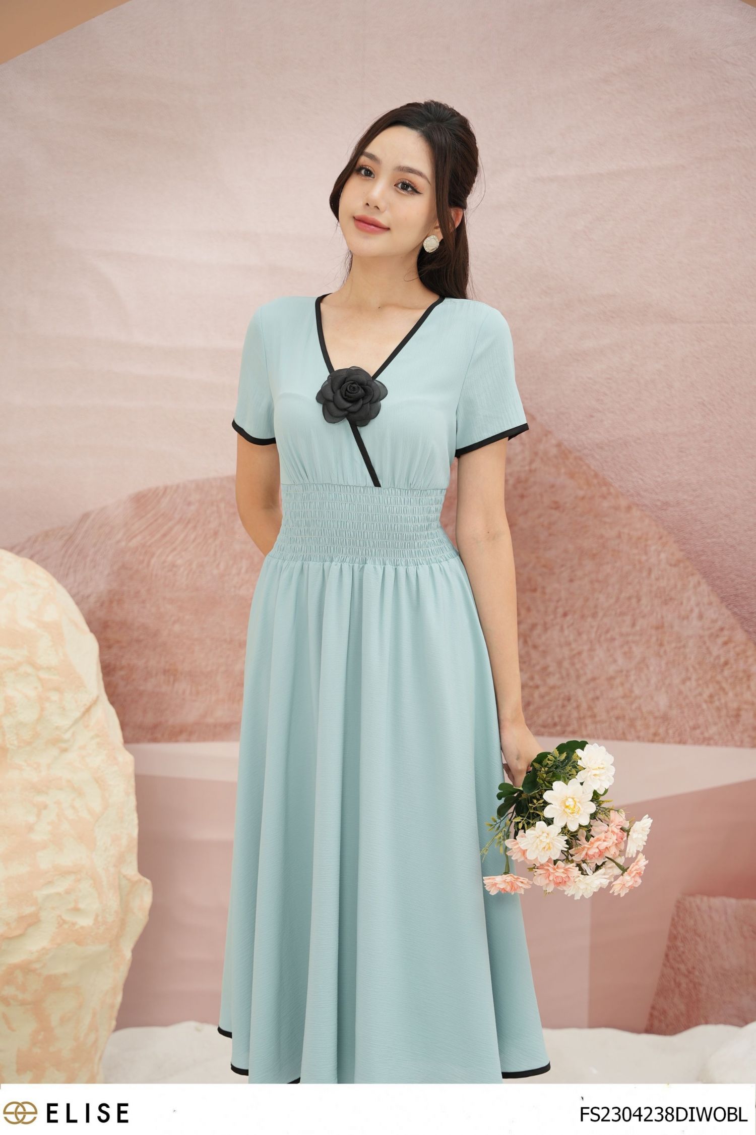 ĐẦM XANH CỔ V VIỀN ĐEN CHUN EO