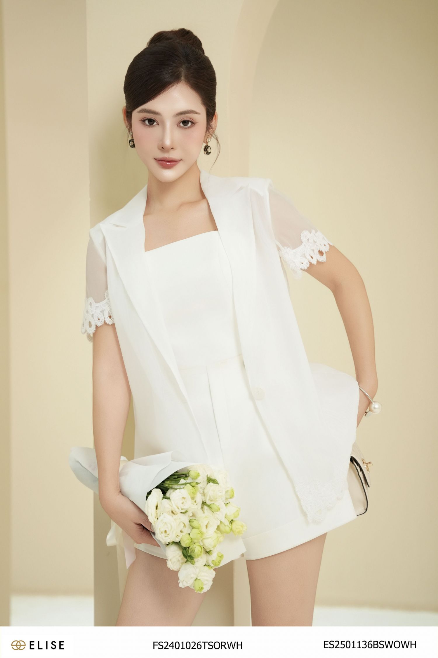 ÁO VEST TƠ TRẮNG VIỀN REN