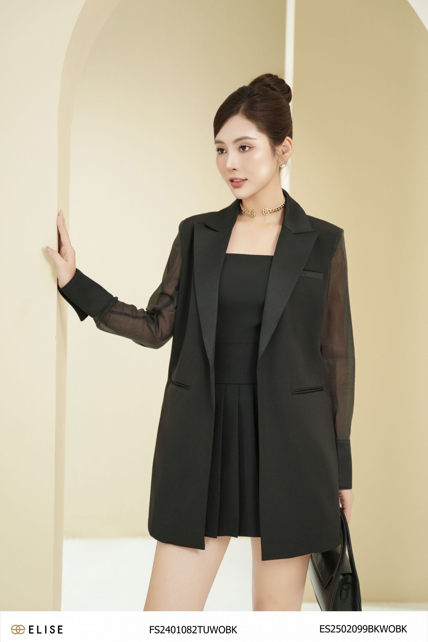 VEST TƠ ĐEN PHỐI CỔ TAFTA