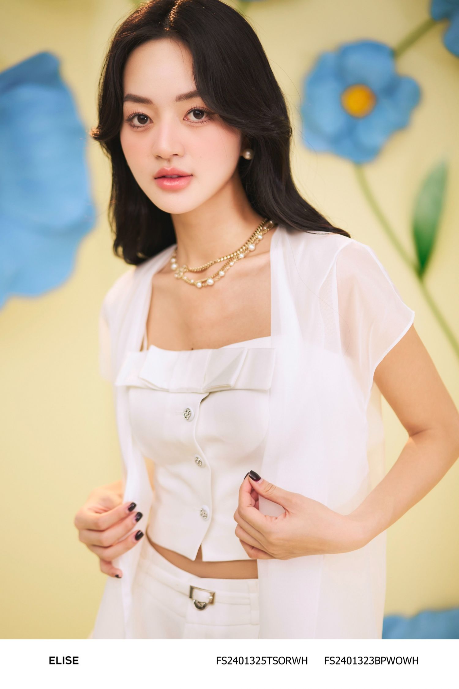 ÁO TƠ TRẮNG CỔ V XẺ CHỒNG SAU
