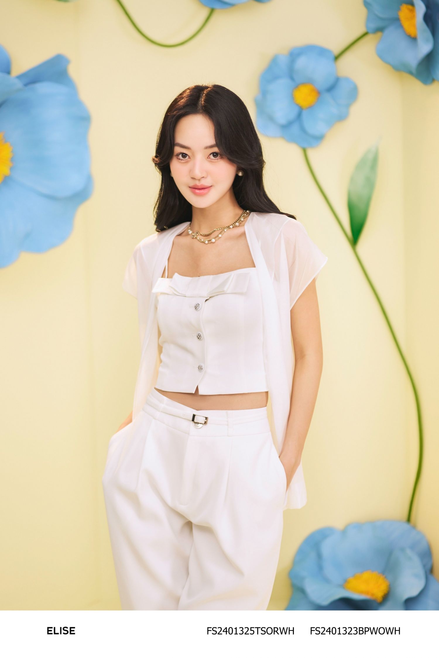 ÁO TƠ TRẮNG CỔ V XẺ CHỒNG SAU