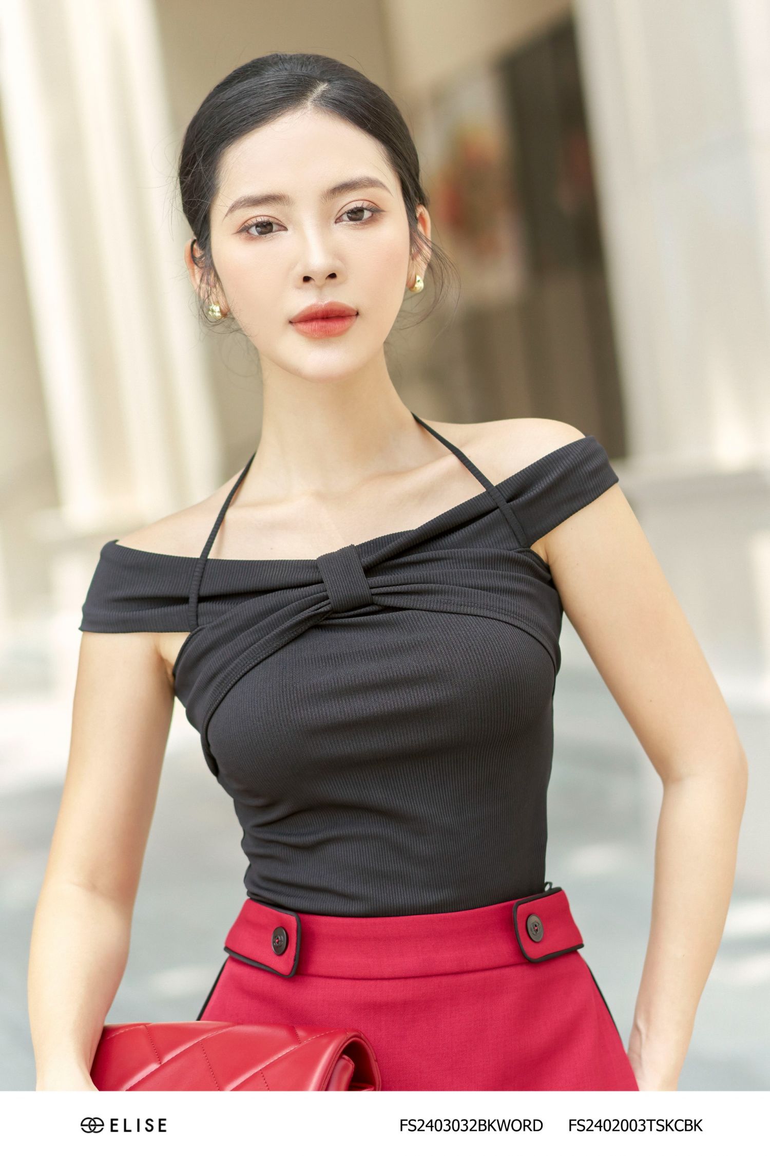 ÁO THUN ĐEN NƠ NGANG VAI
