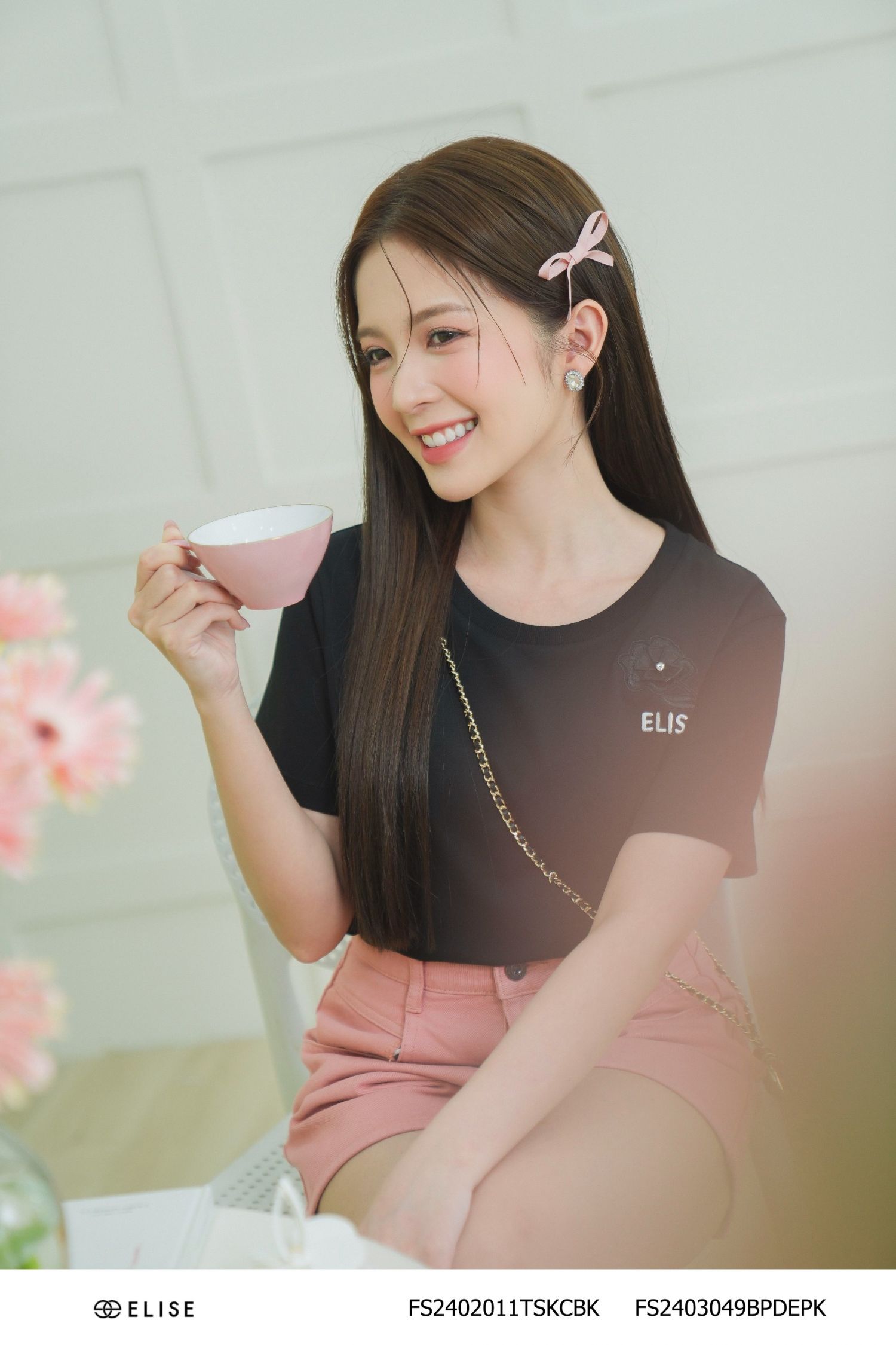 ÁO THUN ĐEN THÊU HOA