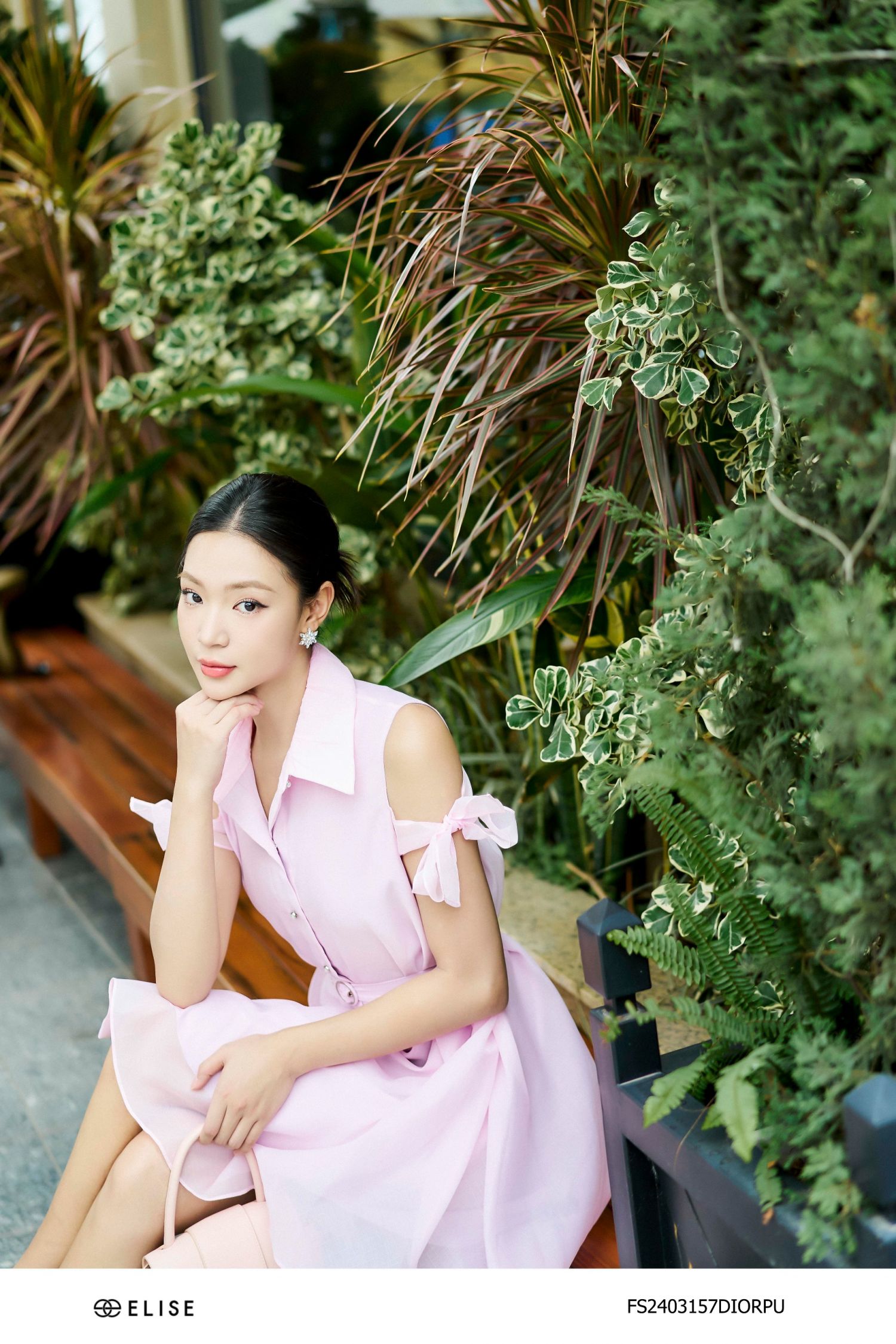 ĐẦM TƠ SỌC TÍM BUỘC NƠ TAY