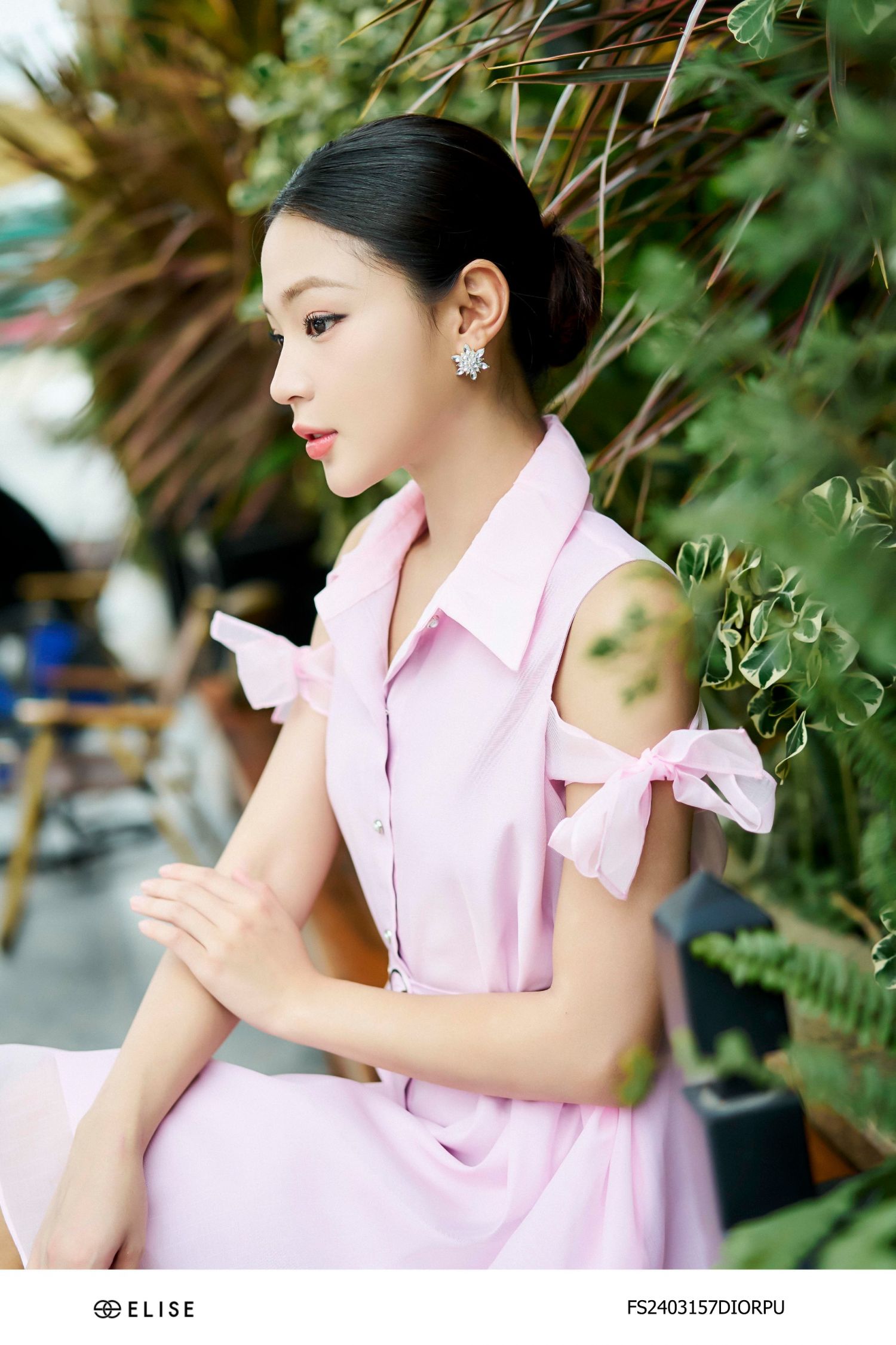 ĐẦM TƠ SỌC TÍM BUỘC NƠ TAY