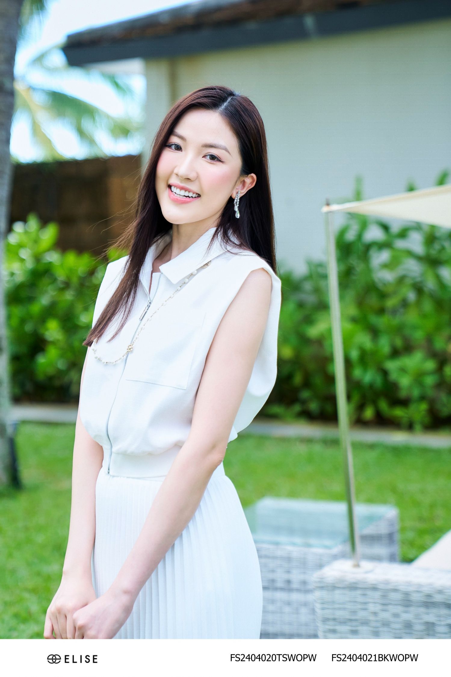 ÁO TRẮNG SỌC SẦN CỔ ĐỨC BO GẤU