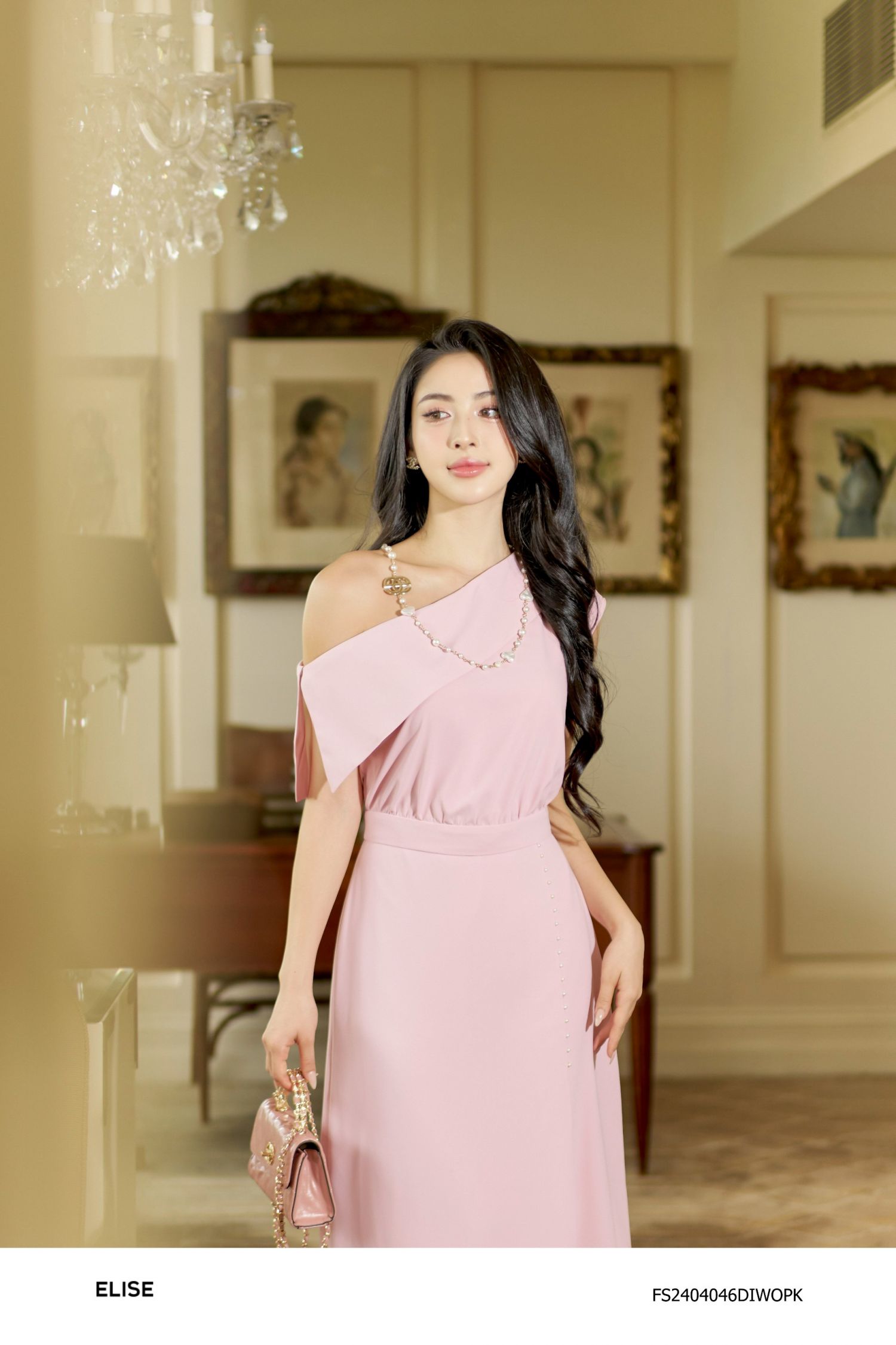 ĐẦM HỒNG PHẤN LỆCH VAI PHỦ VẠT