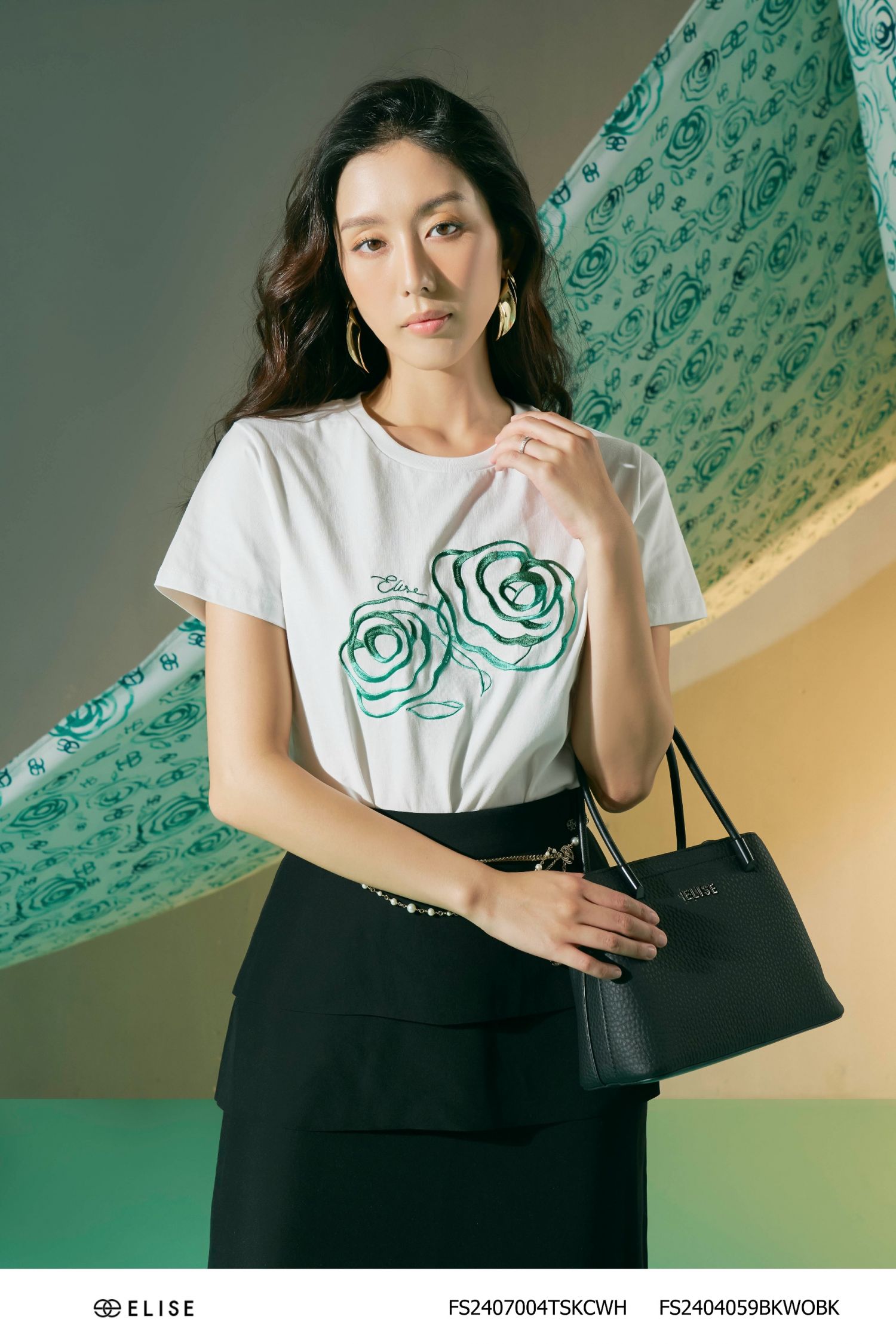 ÁO THUN TRẮNG THÊU HOA XANH