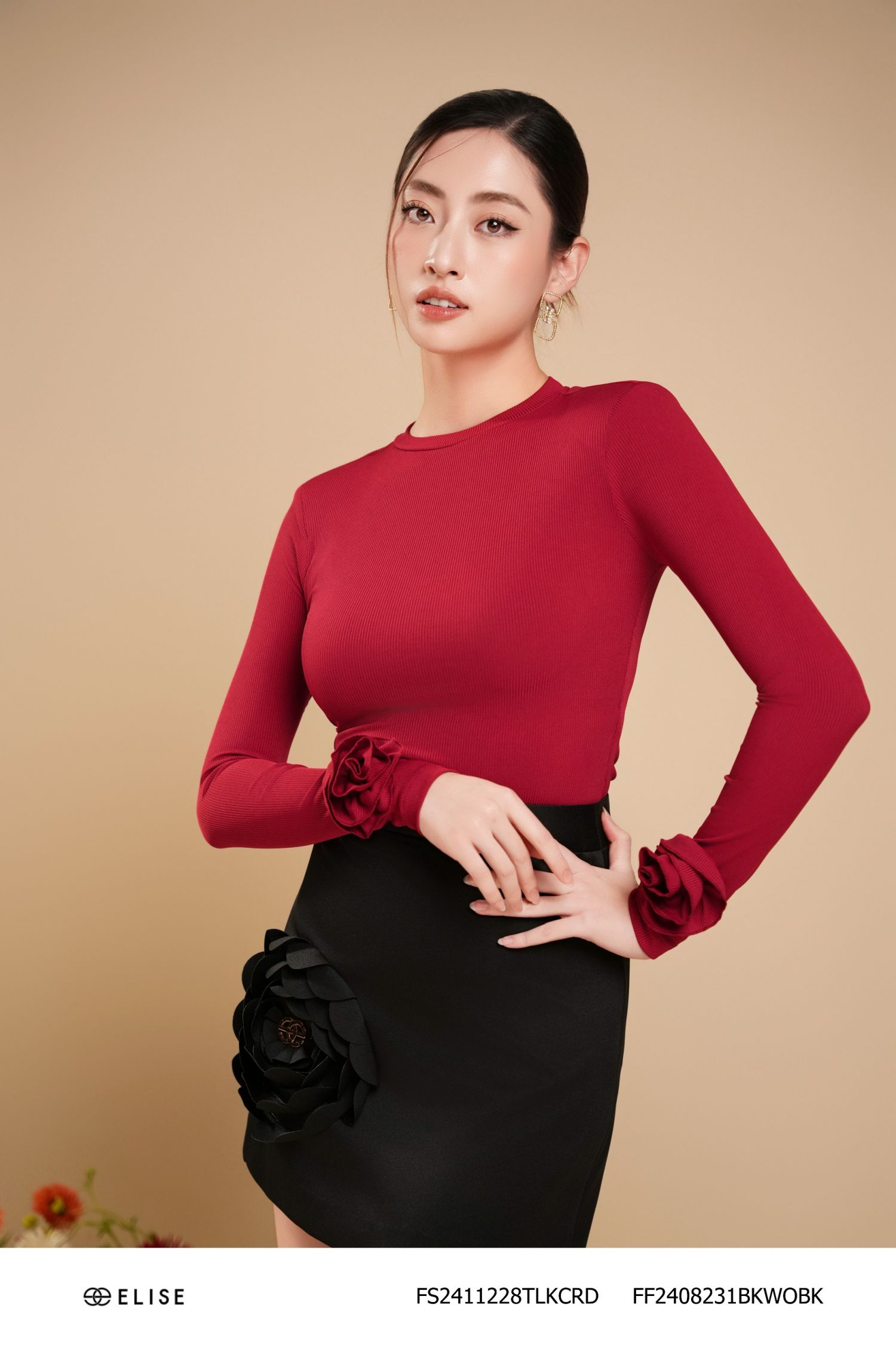 ÁO THUN ĐỎ ĐÔ CỔ TRÒN TAY ĐÍNH HOA