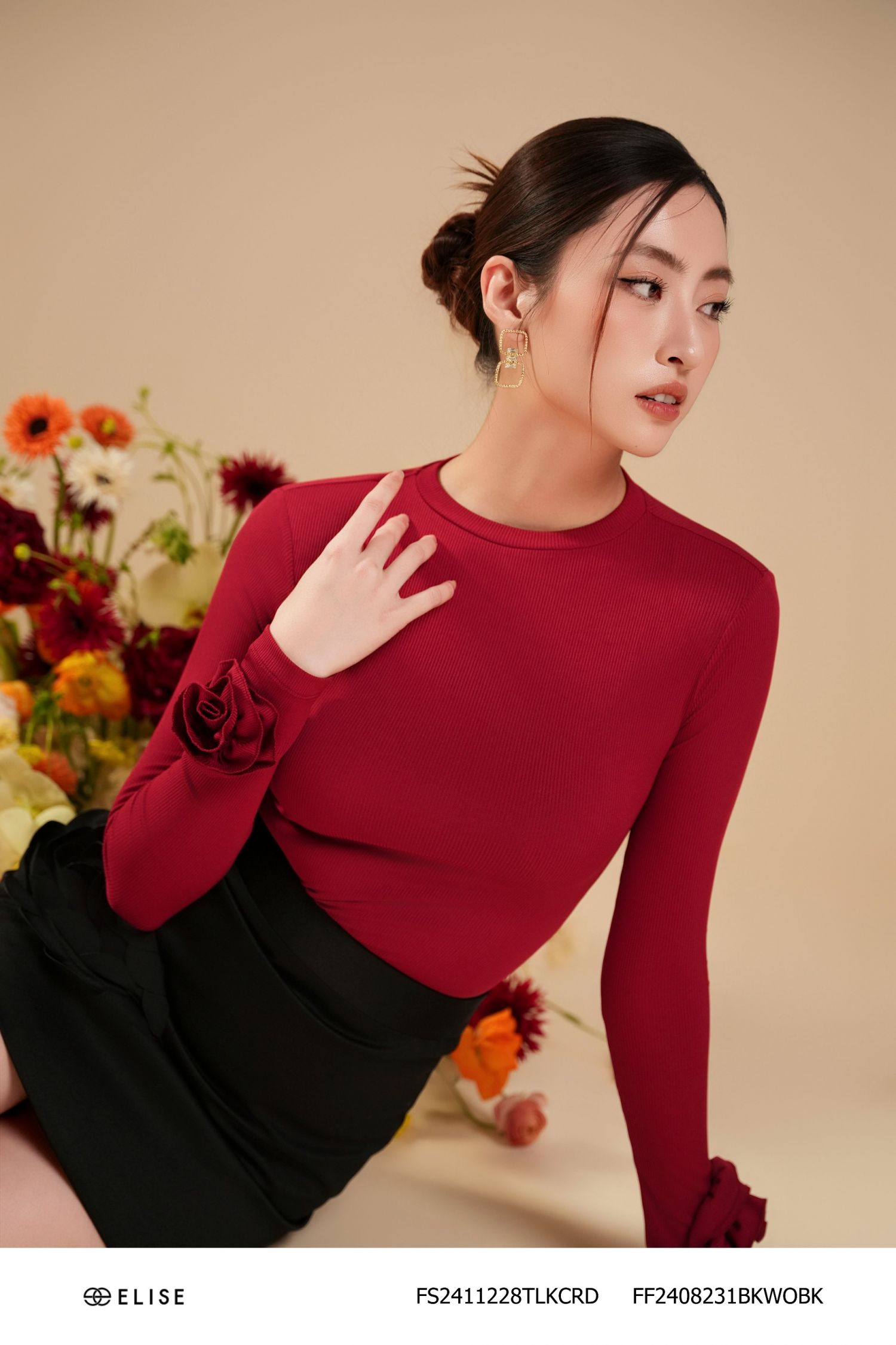 ÁO THUN ĐỎ ĐÔ CỔ TRÒN TAY ĐÍNH HOA