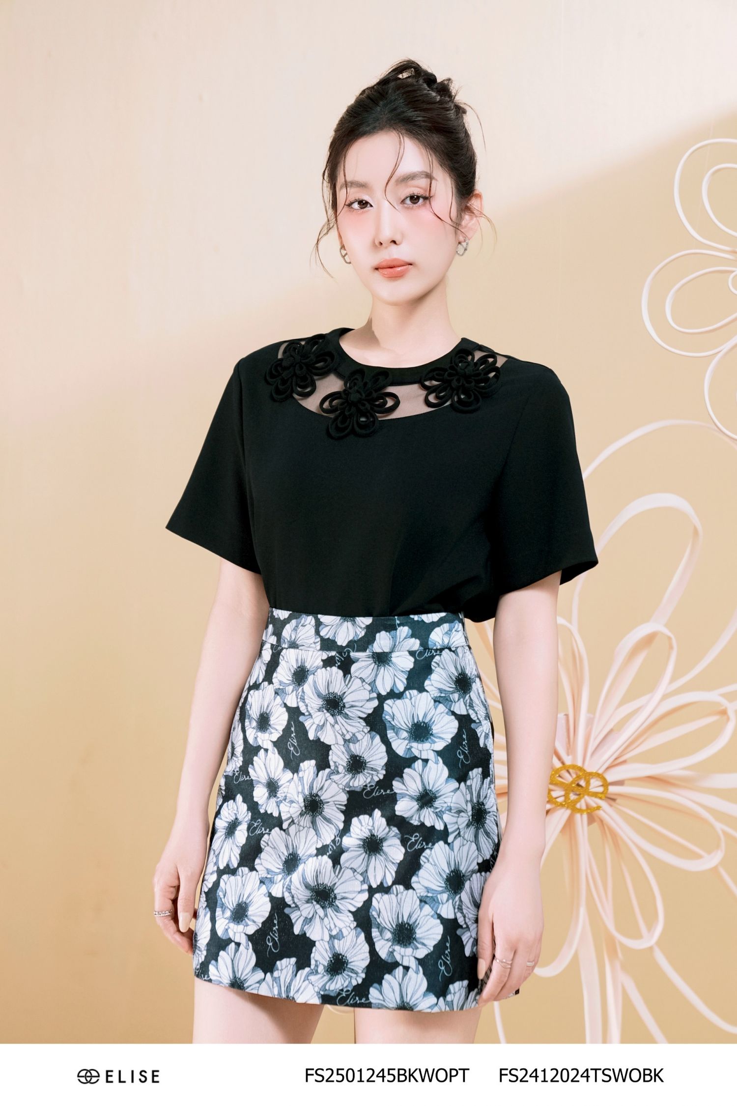 ÁO ĐEN CỔ PHỐI LƯỚI ĐINH DÂY HOA