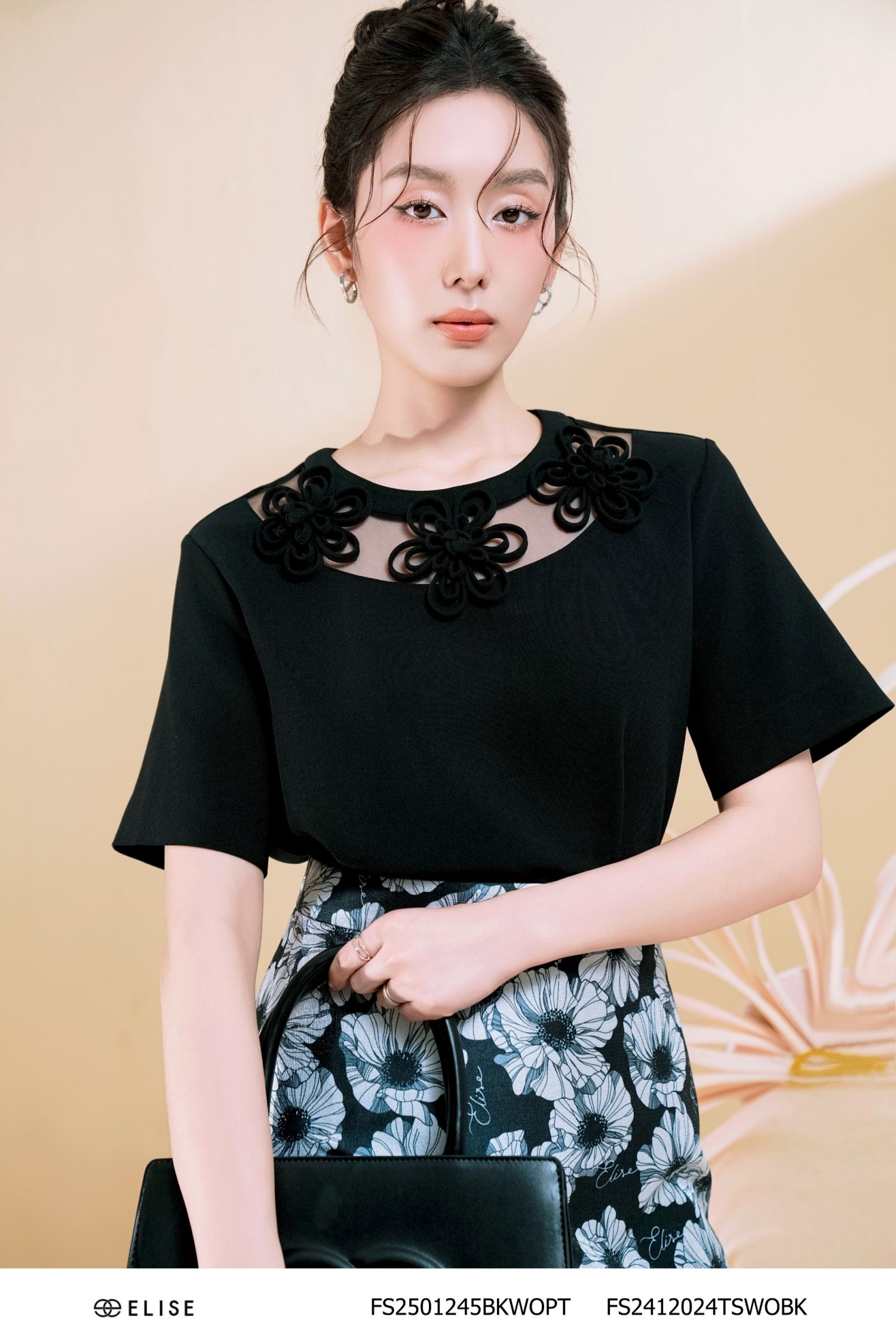 ÁO ĐEN CỔ PHỐI LƯỚI ĐINH DÂY HOA