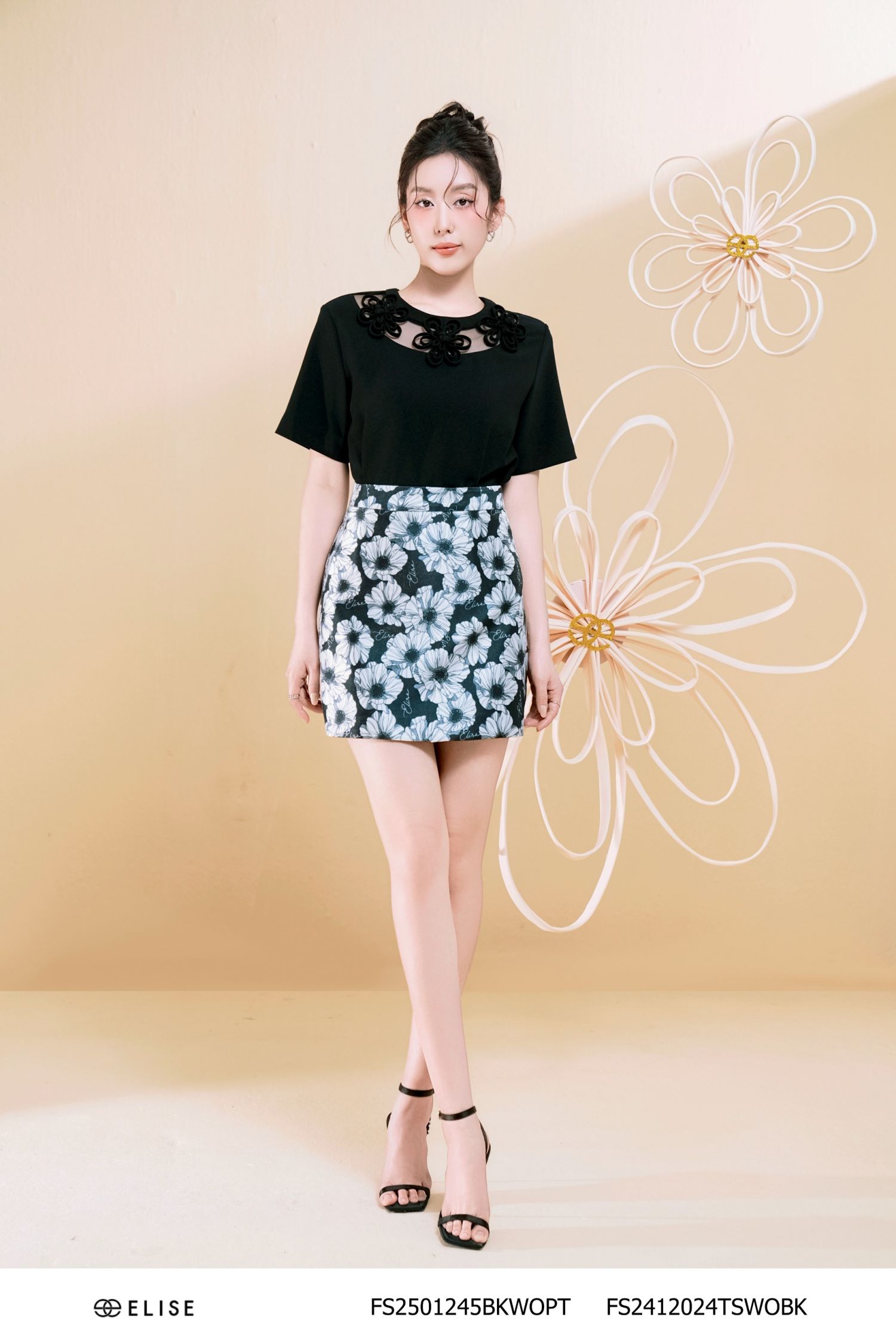 ÁO ĐEN CỔ PHỐI LƯỚI ĐINH DÂY HOA