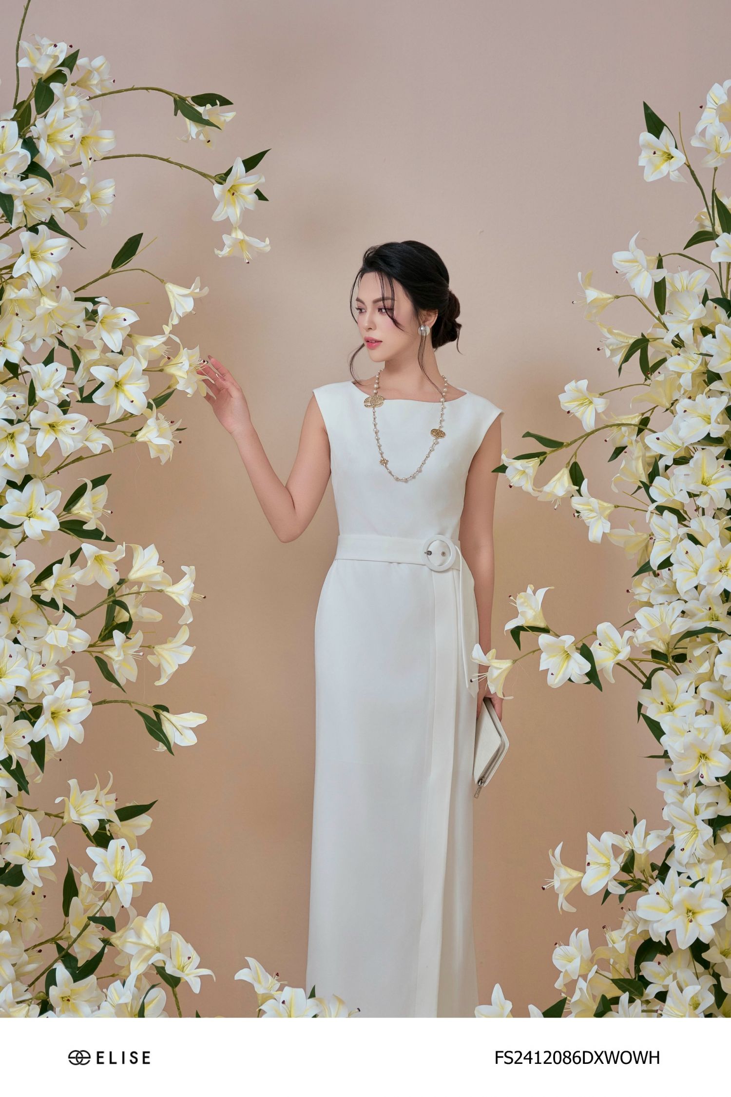 ĐẦM TRẮNG XẺ BÊN ĐAI EO