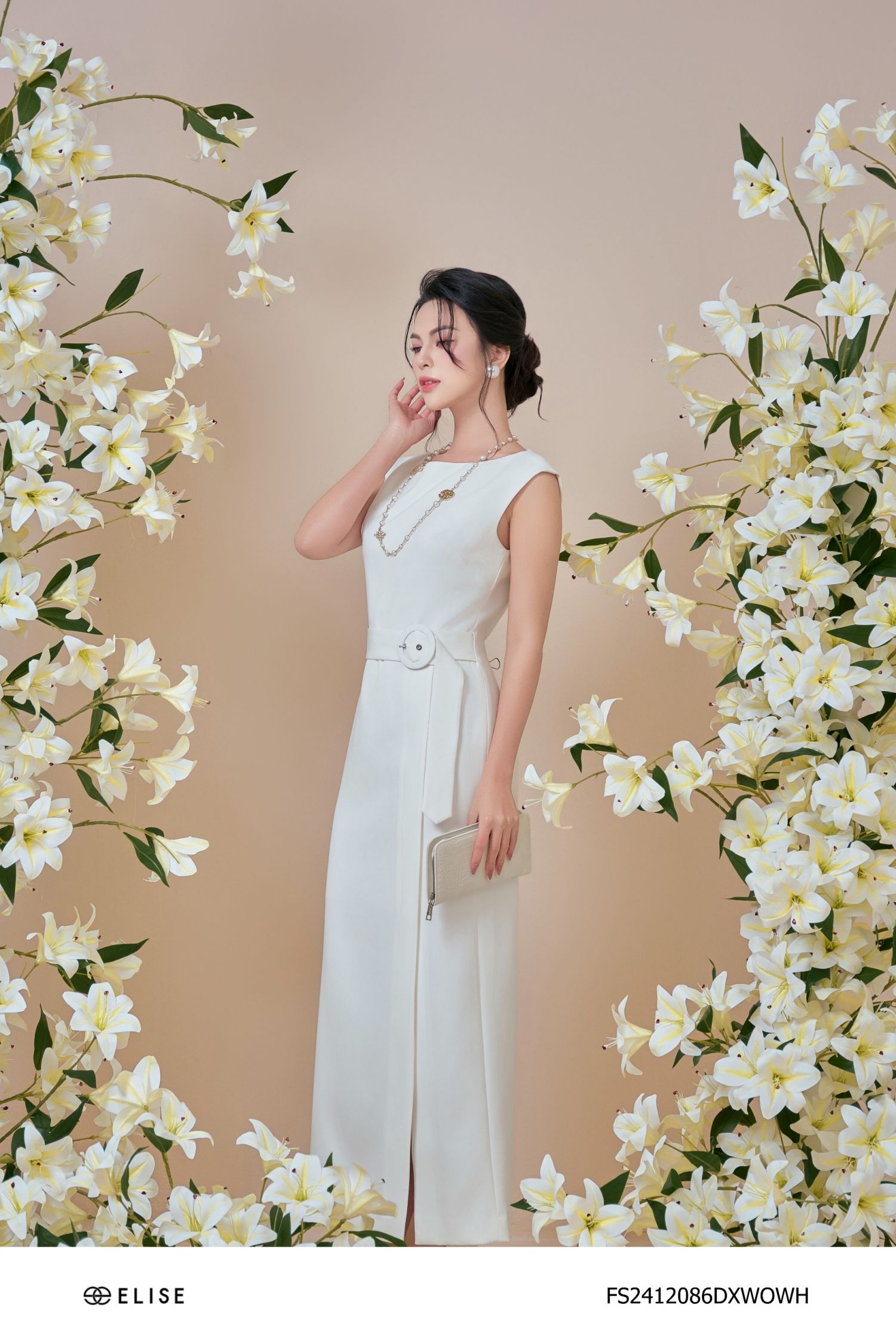 ĐẦM TRẮNG XẺ BÊN ĐAI EO