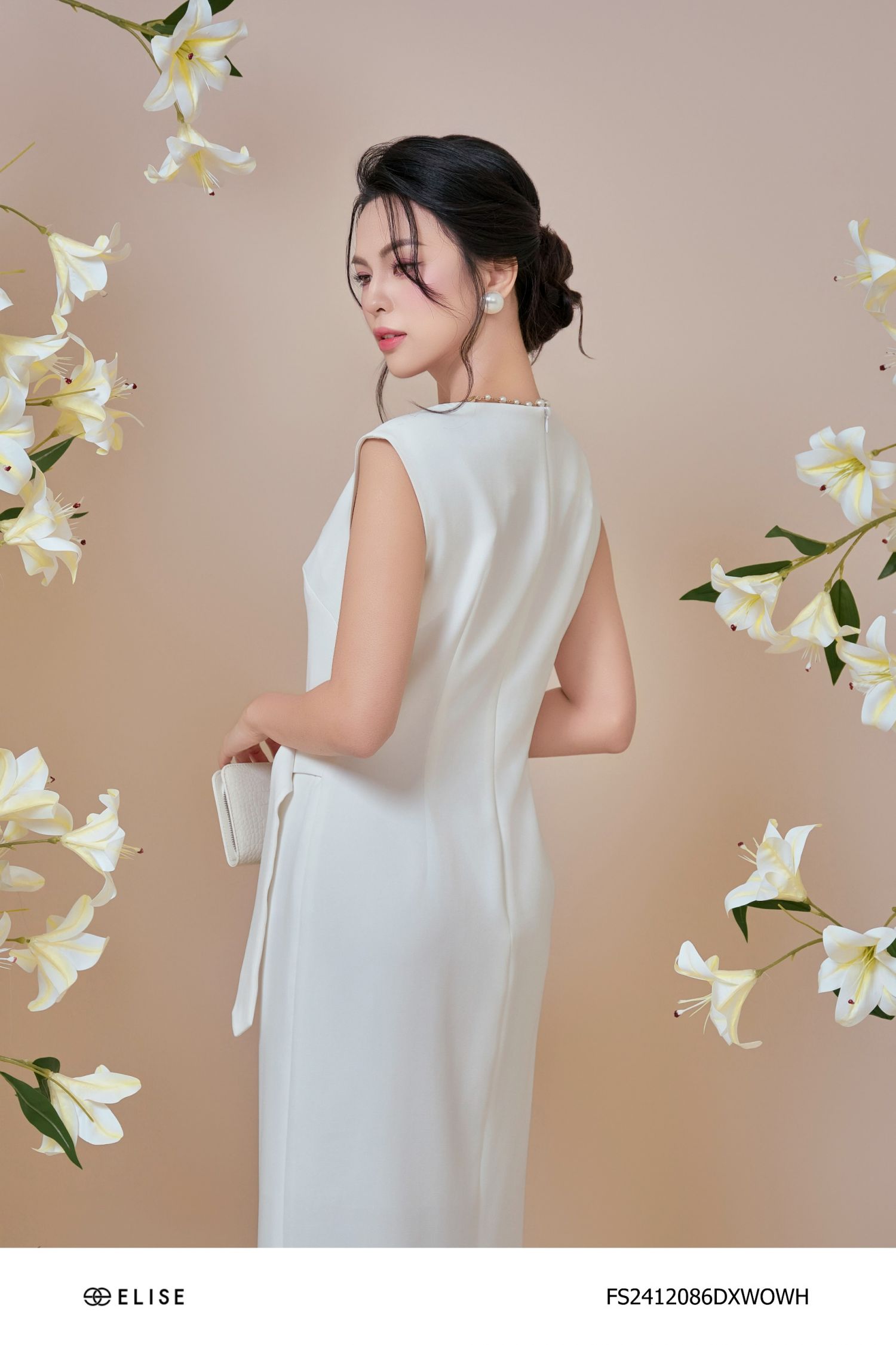 ĐẦM TRẮNG XẺ BÊN ĐAI EO