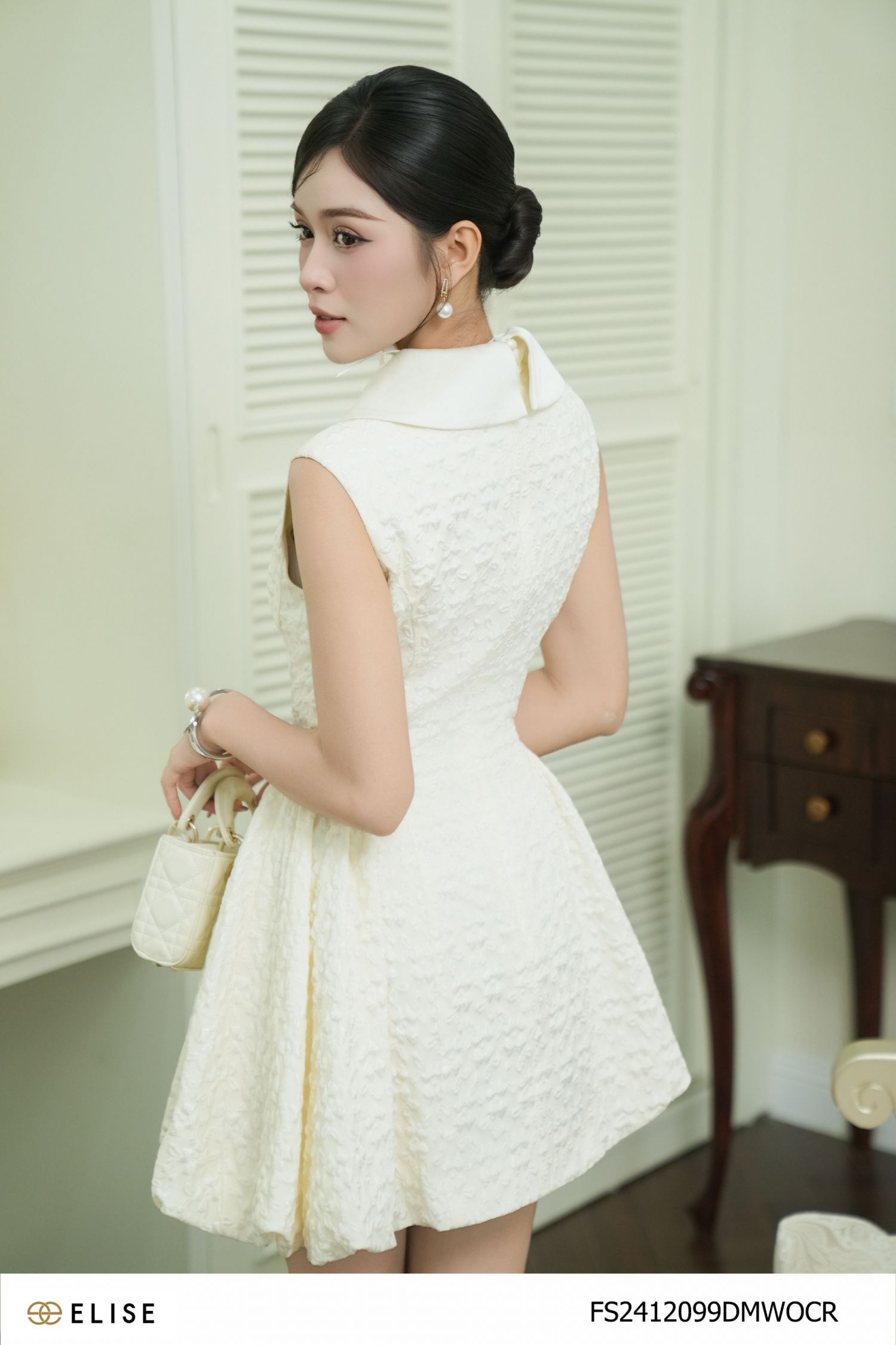 ĐẦM GẤM KEM HOA NỔI CỔ LỤA