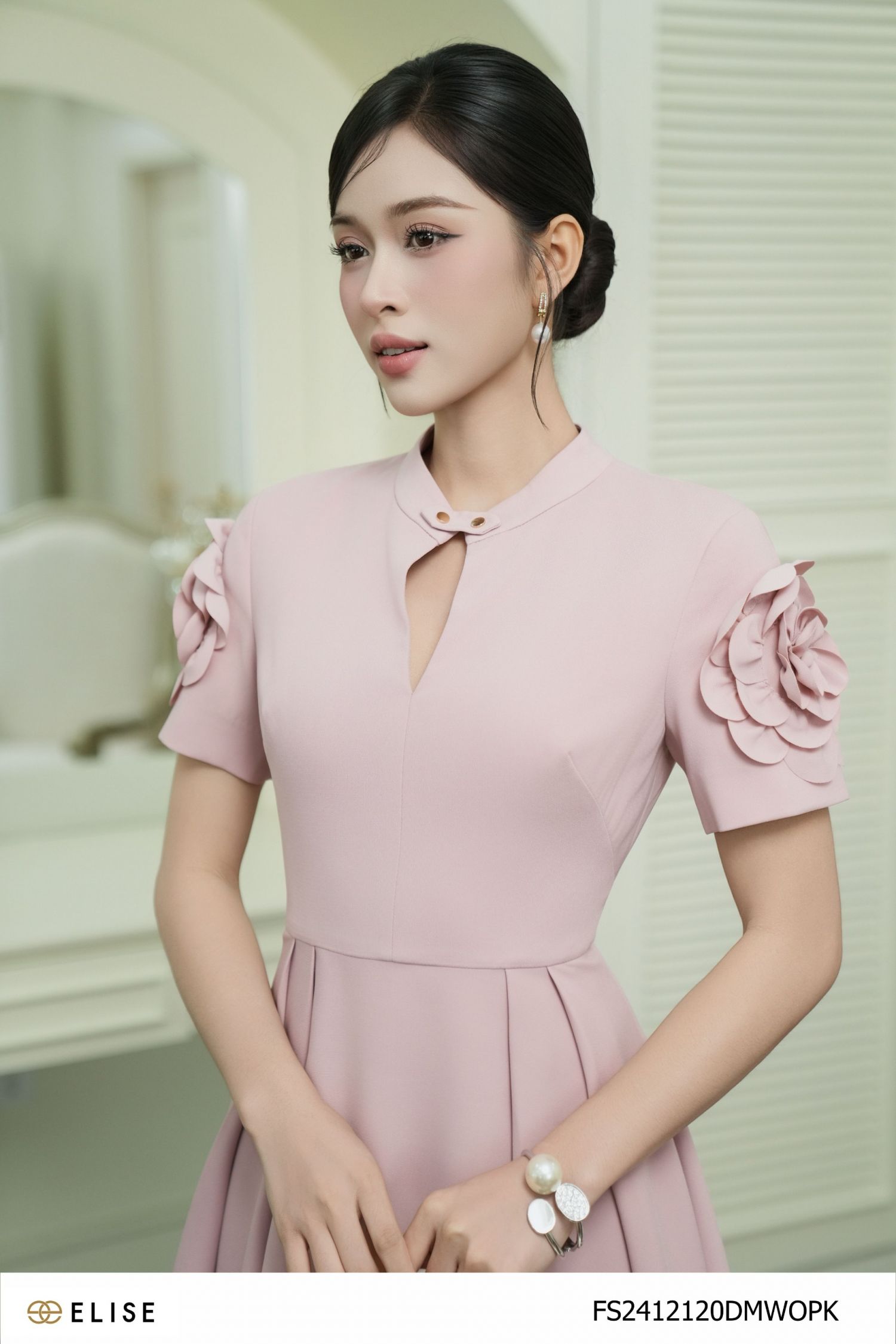 ĐẦM HỒNG XÒE XẾP LY TAY HOA